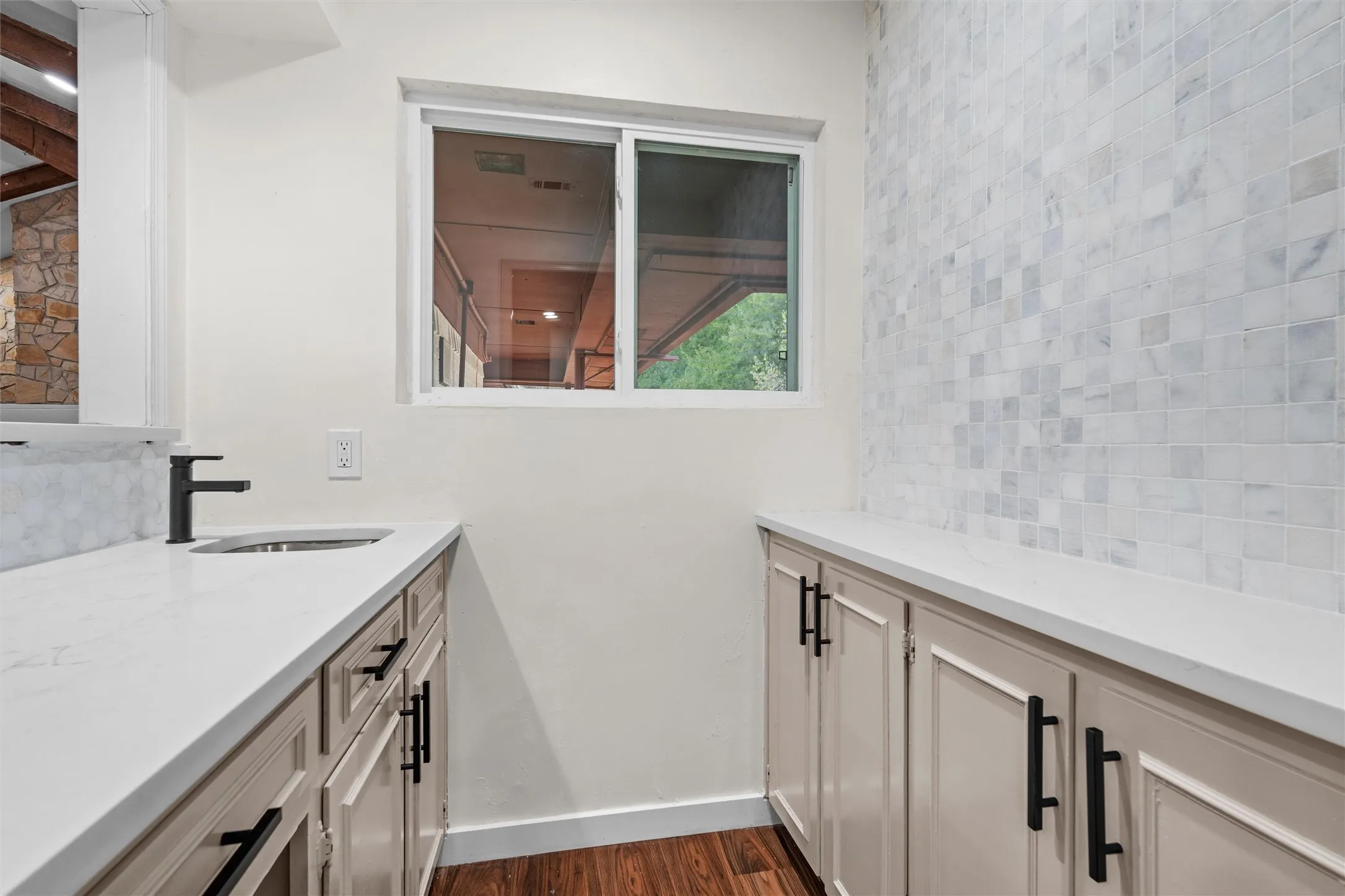 Single Family Residence For Sale in Tarrant County , 6020 Lantana Lane, Fort Worth, Texas 76112, 5 Bedroom, 3 Bathroom, Garage spaces, 3,091 Sqft, built in 1977, mls#21375272, Real Estate Agent in Fort Worth, Homes For Sale in Tarrant county, Homes For Sale in Fort Worth, Realtor in Fort Worth Texas, Real Estate Brokerage Independent Realty Texas, Luminita Cordes Realtor
