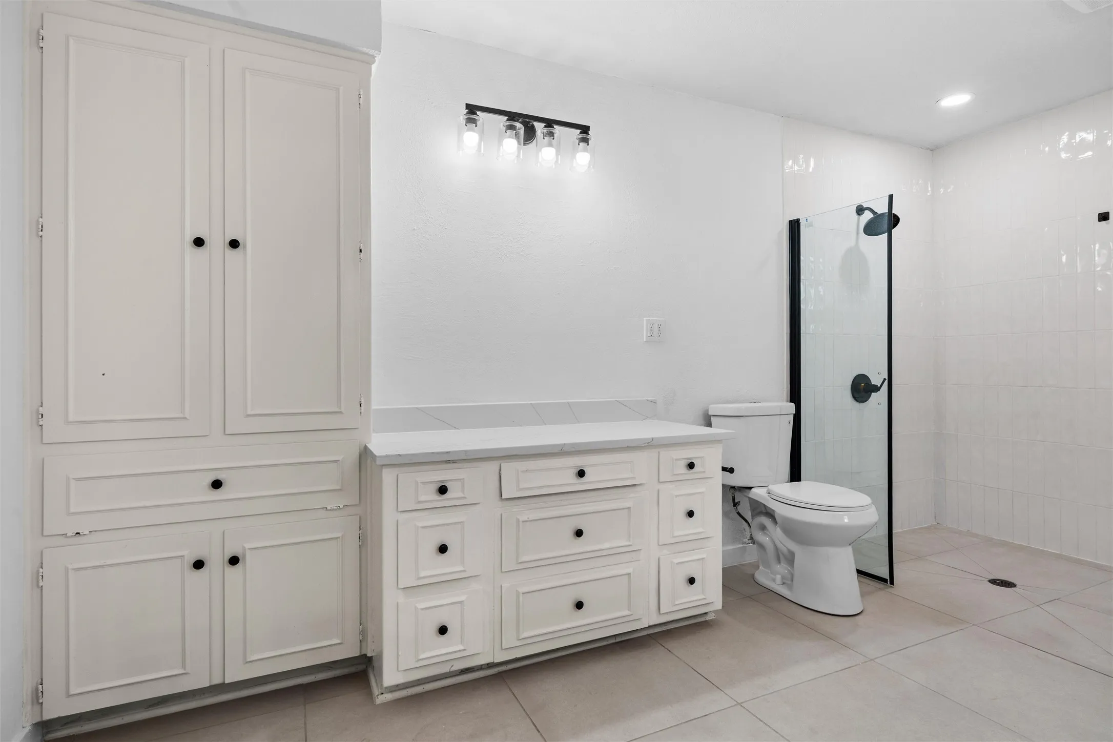 Single Family Residence For Sale in Tarrant County , 6020 Lantana Lane, Fort Worth, Texas 76112, 5 Bedroom, 3 Bathroom, Garage spaces, 3,091 Sqft, built in 1977, mls#21375272, Real Estate Agent in Fort Worth, Homes For Sale in Tarrant county, Homes For Sale in Fort Worth, Realtor in Fort Worth Texas, Real Estate Brokerage Independent Realty Texas, Luminita Cordes Realtor
