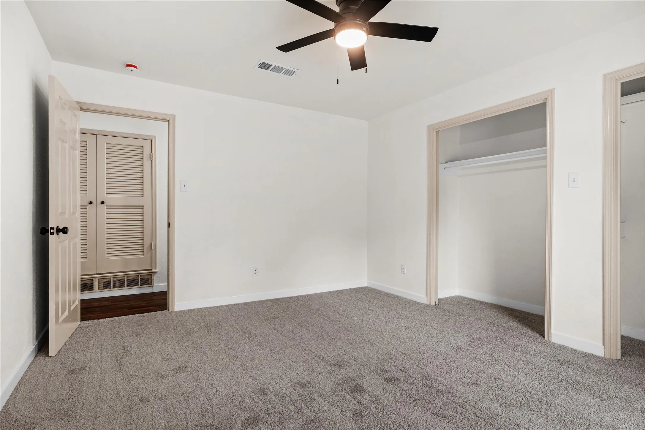 Single Family Residence For Sale in Tarrant County , 6020 Lantana Lane, Fort Worth, Texas 76112, 5 Bedroom, 3 Bathroom, Garage spaces, 3,091 Sqft, built in 1977, mls#21375272, Real Estate Agent in Fort Worth, Homes For Sale in Tarrant county, Homes For Sale in Fort Worth, Realtor in Fort Worth Texas, Real Estate Brokerage Independent Realty Texas, Luminita Cordes Realtor