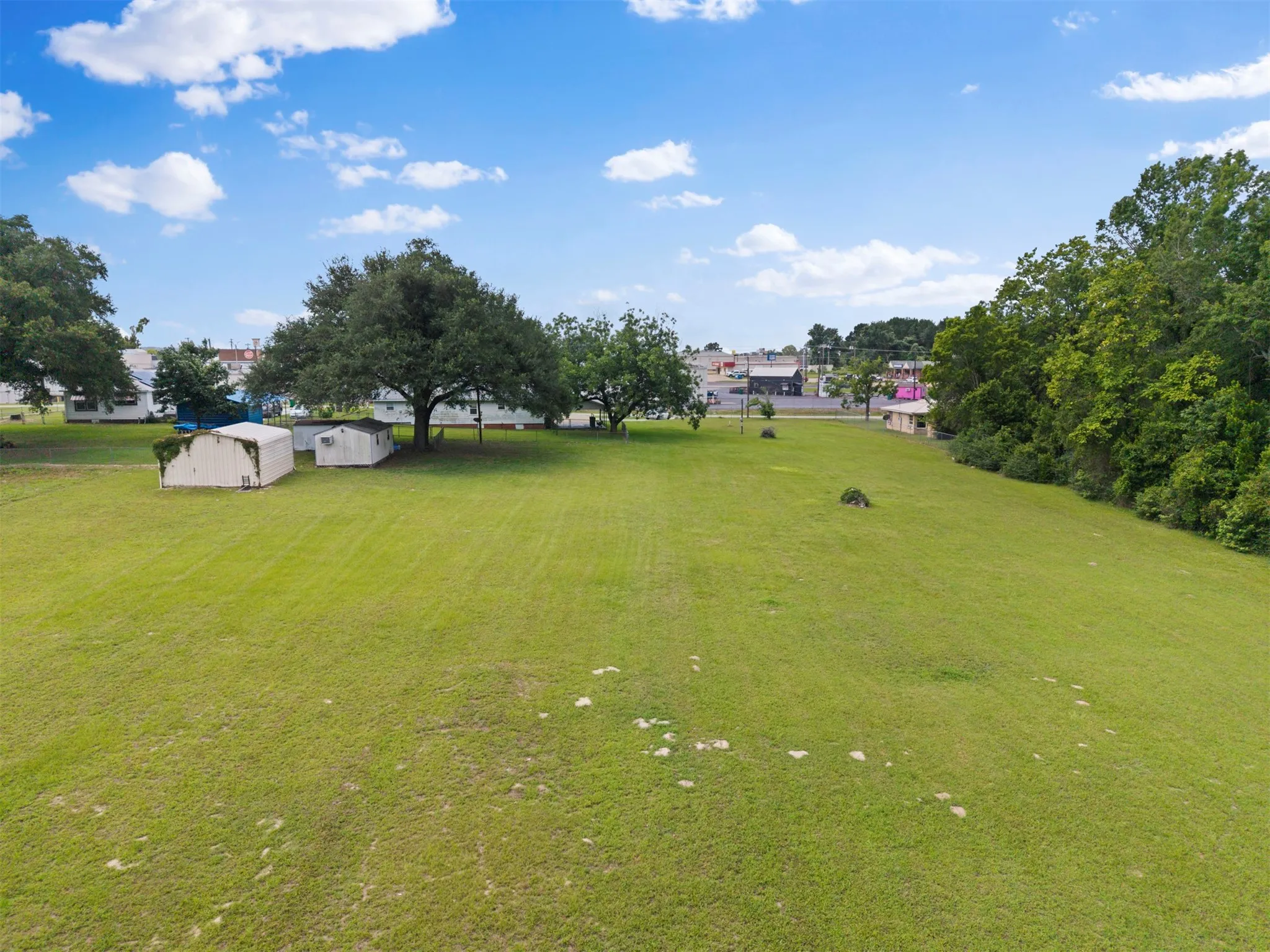 Single Family Residence For Sale in Anderson County , 117 Moore Drive, Palestine, Texas 75801, 2 Bedroom, 2 Bathroom, Garage spaces, 1,254 Sqft, built in 1950, mls#21376841, Real Estate Agent in Palestine, Homes For Sale in Anderson county, Homes For Sale in Palestine, Realtor in Palestine Texas, Real Estate Brokerage Independent Realty Texas, Luminita Cordes Realtor