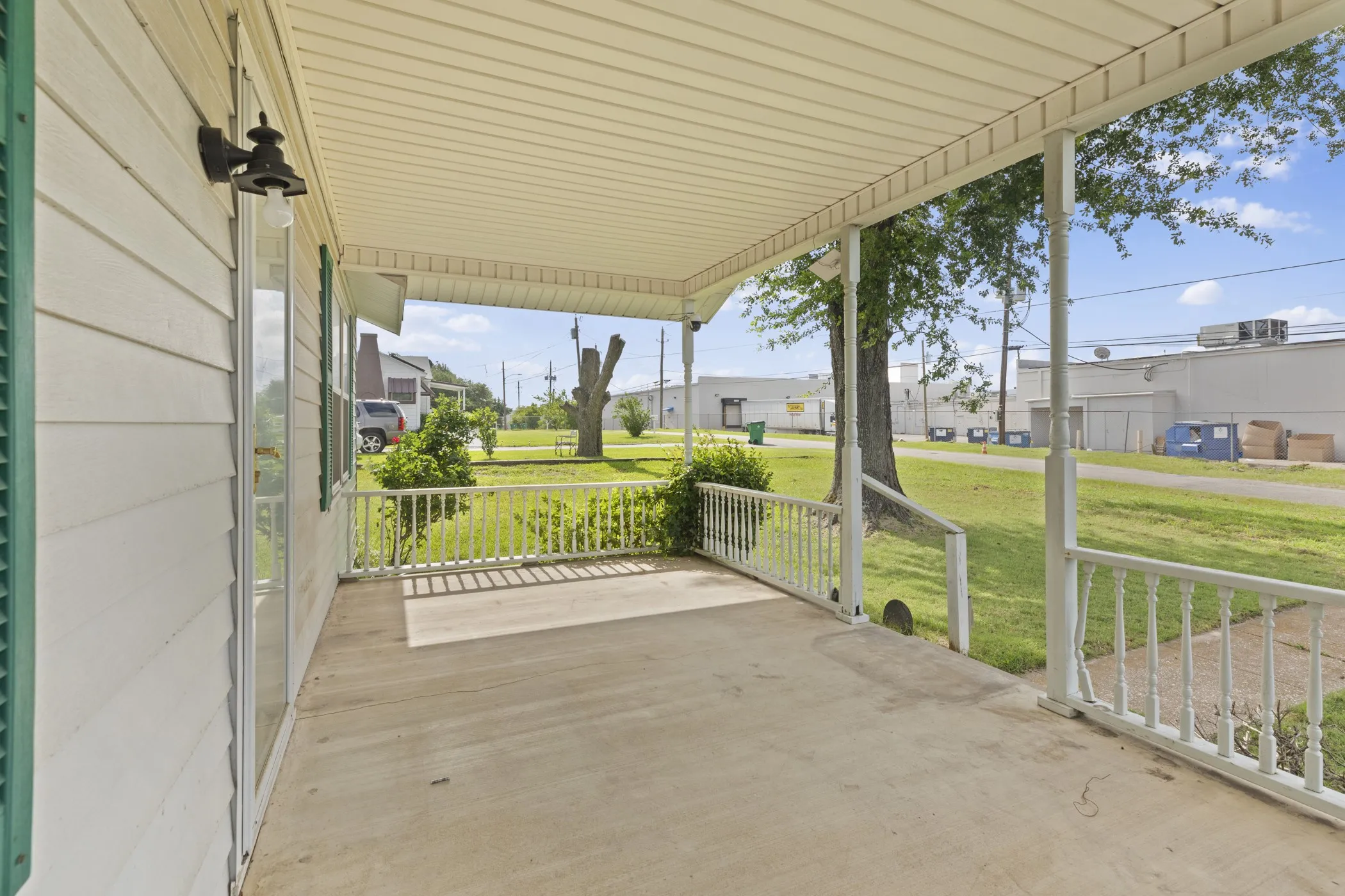 Single Family Residence For Sale in Anderson County , 117 Moore Drive, Palestine, Texas 75801, 2 Bedroom, 2 Bathroom, Garage spaces, 1,254 Sqft, built in 1950, mls#21376841, Real Estate Agent in Palestine, Homes For Sale in Anderson county, Homes For Sale in Palestine, Realtor in Palestine Texas, Real Estate Brokerage Independent Realty Texas, Luminita Cordes Realtor