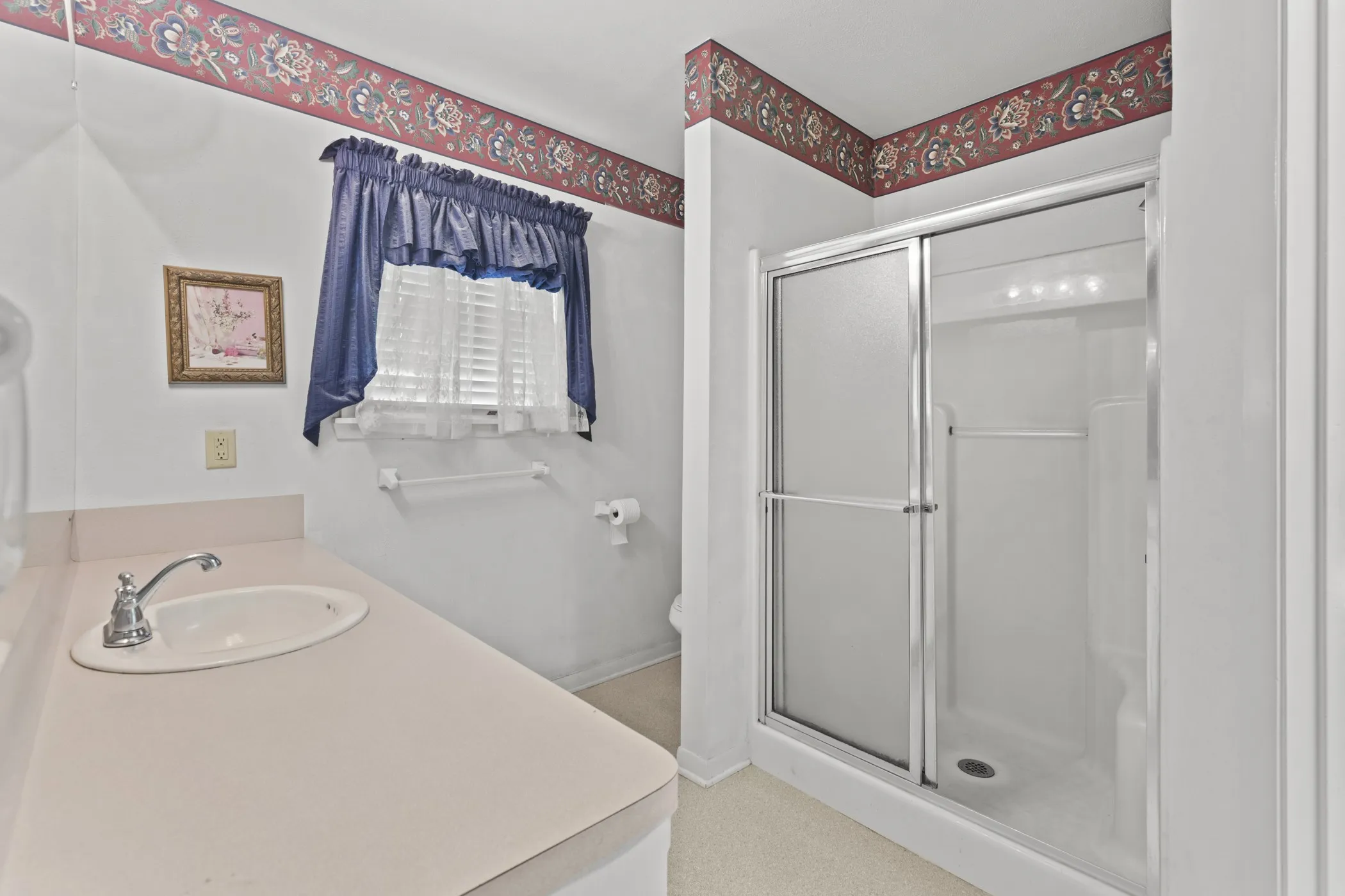 Single Family Residence For Sale in Anderson County , 117 Moore Drive, Palestine, Texas 75801, 2 Bedroom, 2 Bathroom, Garage spaces, 1,254 Sqft, built in 1950, mls#21376841, Real Estate Agent in Palestine, Homes For Sale in Anderson county, Homes For Sale in Palestine, Realtor in Palestine Texas, Real Estate Brokerage Independent Realty Texas, Luminita Cordes Realtor
