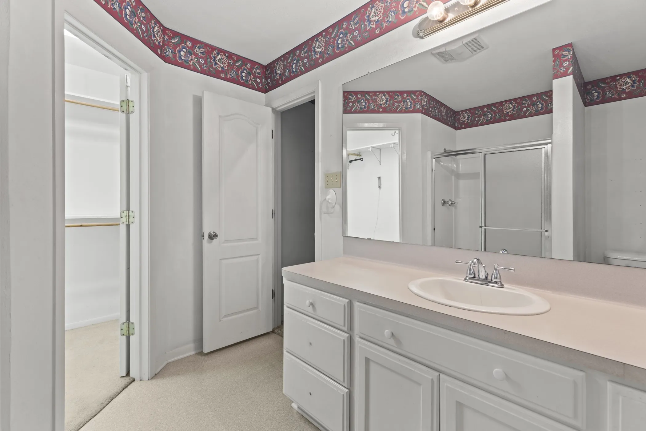 Single Family Residence For Sale in Anderson County , 117 Moore Drive, Palestine, Texas 75801, 2 Bedroom, 2 Bathroom, Garage spaces, 1,254 Sqft, built in 1950, mls#21376841, Real Estate Agent in Palestine, Homes For Sale in Anderson county, Homes For Sale in Palestine, Realtor in Palestine Texas, Real Estate Brokerage Independent Realty Texas, Luminita Cordes Realtor