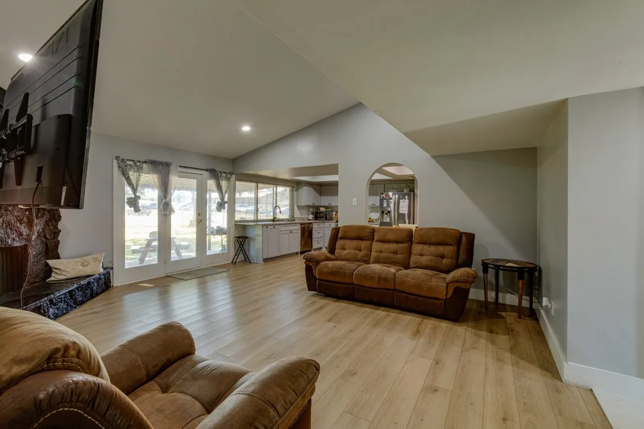 Single Family Residence For Sale in Dallas County , 478 Birchwood Drive, Garland, Texas 75043, 3 Bedroom, 2 Bathroom, Garage spaces, 1,756 Sqft, built in 1969, mls#21373042, Real Estate Agent in Garland, Homes For Sale in Dallas county, Homes For Sale in Garland, Realtor in Garland Texas, Real Estate Brokerage Independent Realty Texas, Luminita Cordes Realtor