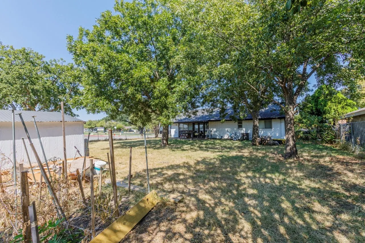 Single Family Residence For Sale in Dallas County , 478 Birchwood Drive, Garland, Texas 75043, 3 Bedroom, 2 Bathroom, Garage spaces, 1,756 Sqft, built in 1969, mls#21373042, Real Estate Agent in Garland, Homes For Sale in Dallas county, Homes For Sale in Garland, Realtor in Garland Texas, Real Estate Brokerage Independent Realty Texas, Luminita Cordes Realtor