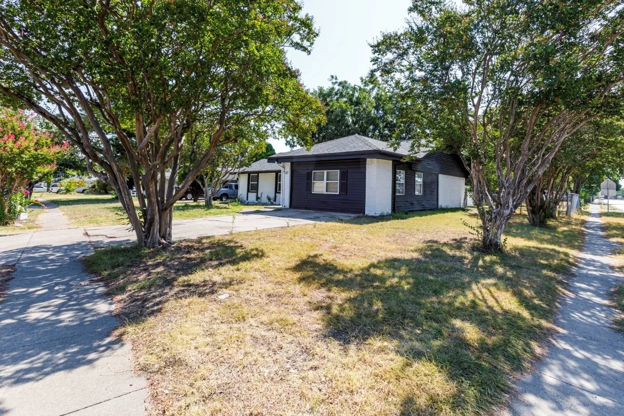 Single Family Residence For Sale in Dallas County , 478 Birchwood Drive, Garland, Texas 75043, 3 Bedroom, 2 Bathroom, Garage spaces, 1,756 Sqft, built in 1969, mls#21373042, Real Estate Agent in Garland, Homes For Sale in Dallas county, Homes For Sale in Garland, Realtor in Garland Texas, Real Estate Brokerage Independent Realty Texas, Luminita Cordes Realtor