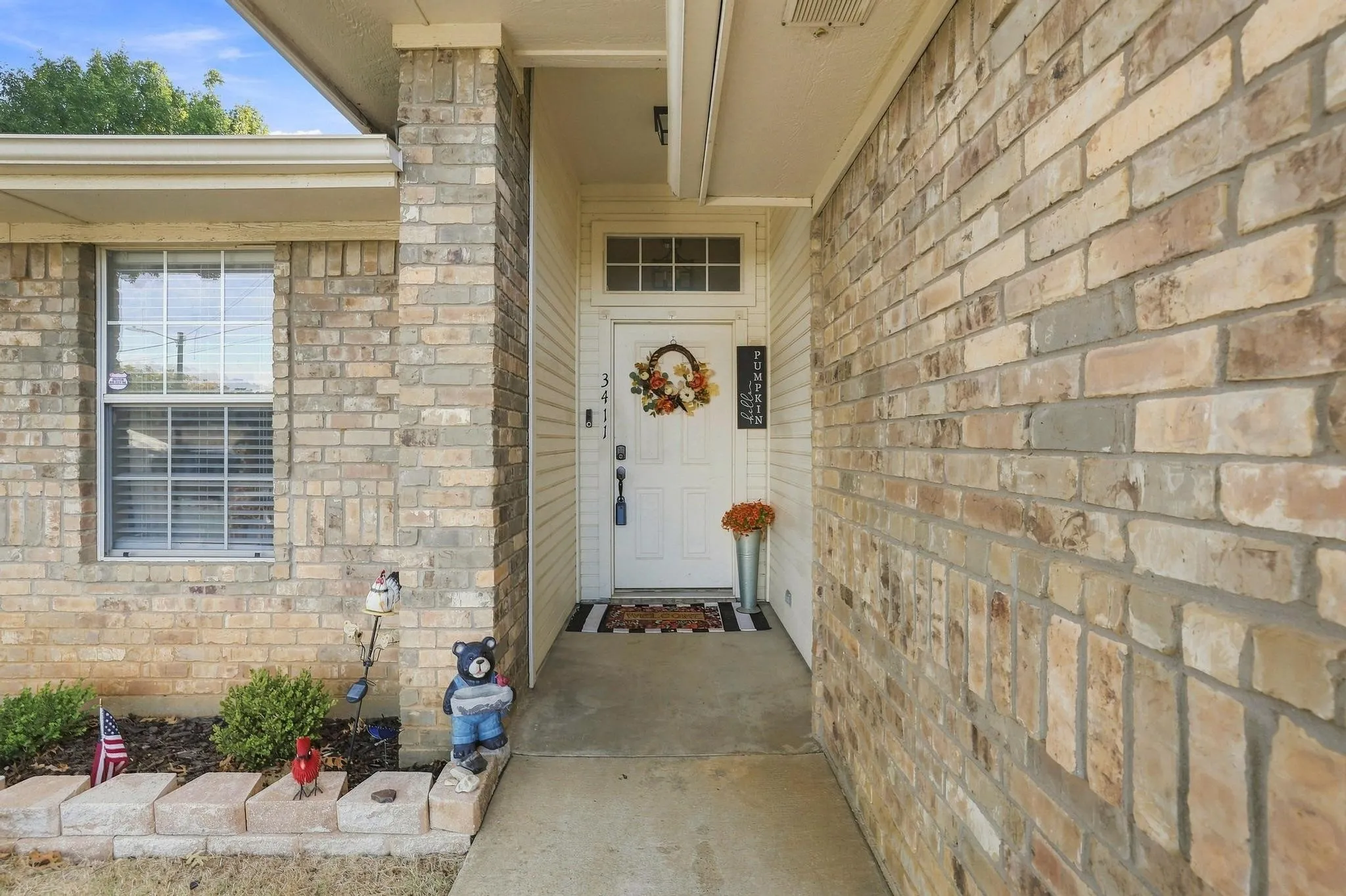 Single Family Residence For Sale in Grayson County , 3411 Dana Lane, Denison, Texas 75021, 3 Bedroom, 2 Bathroom, 2 Garage spaces, 1,188 Sqft, built in 2002, mls#21376664, Real Estate Agent in Denison, Homes For Sale in Grayson county, Homes For Sale in Denison, Realtor in Denison Texas, Real Estate Brokerage Independent Realty Texas, Luminita Cordes Realtor