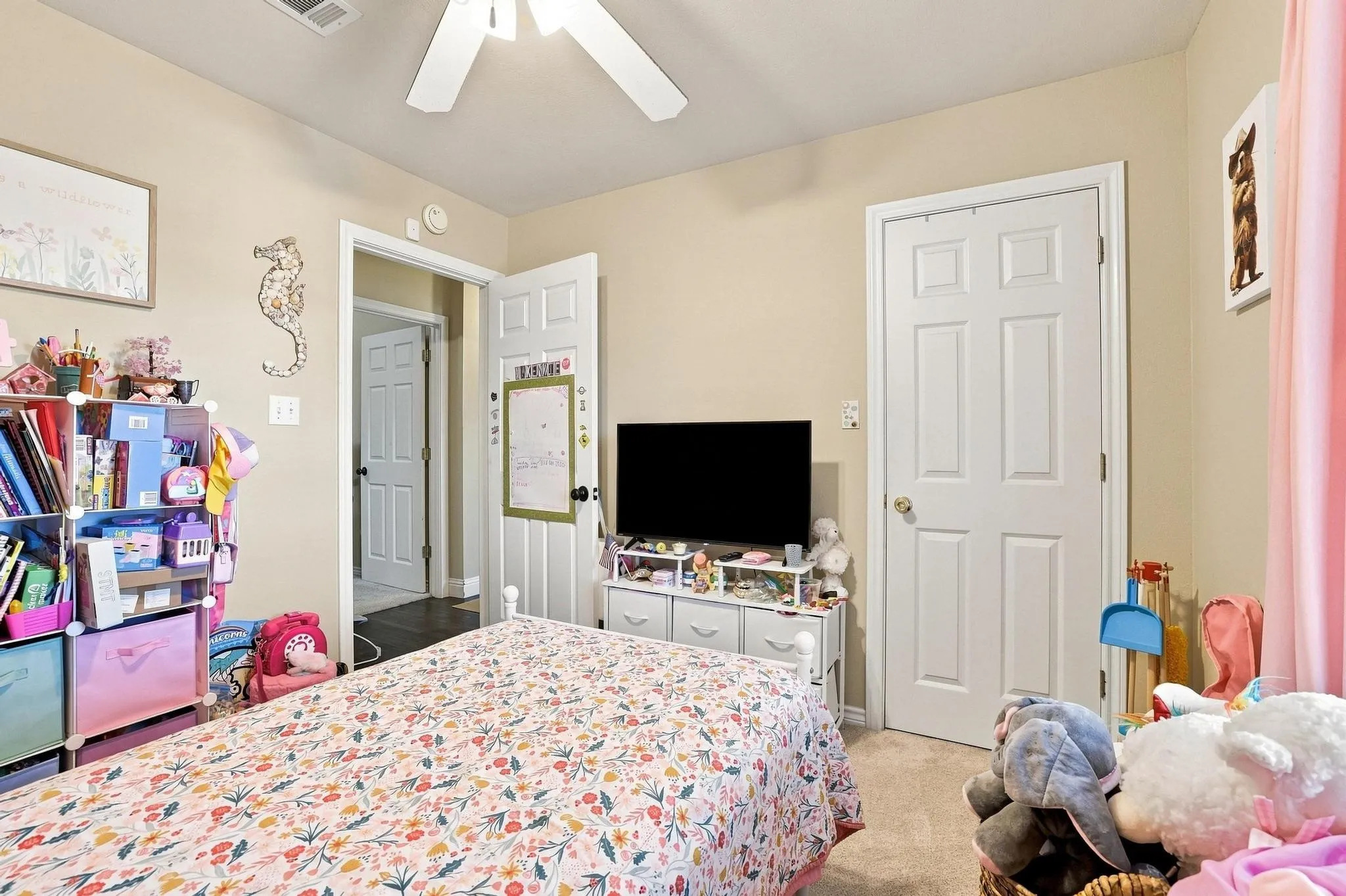 Single Family Residence For Sale in Grayson County , 3411 Dana Lane, Denison, Texas 75021, 3 Bedroom, 2 Bathroom, 2 Garage spaces, 1,188 Sqft, built in 2002, mls#21376664, Real Estate Agent in Denison, Homes For Sale in Grayson county, Homes For Sale in Denison, Realtor in Denison Texas, Real Estate Brokerage Independent Realty Texas, Luminita Cordes Realtor