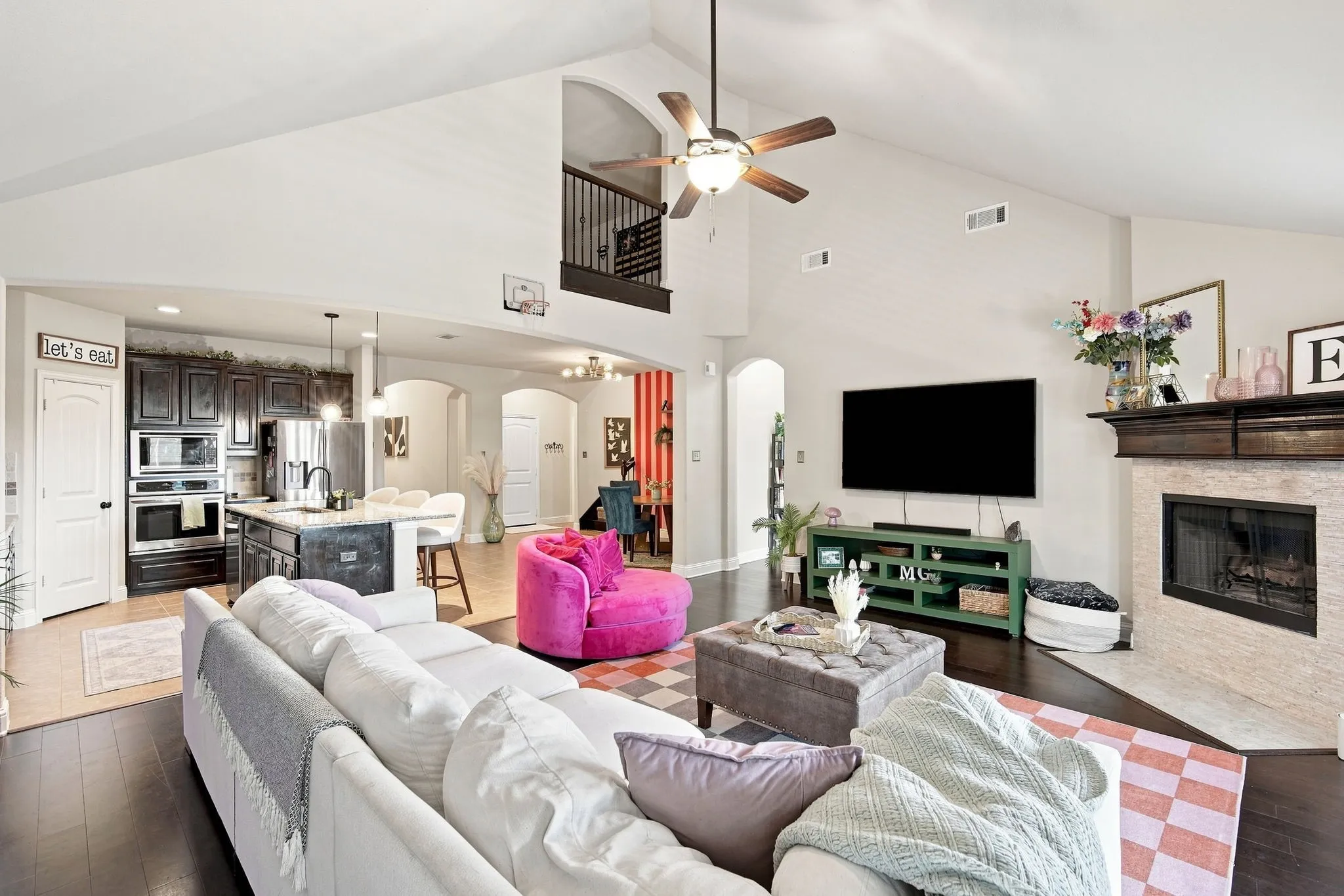 Single Family Residence For Sale in Ellis County , 910 Westminster Drive, Midlothian, Texas 76065, 3 Bedroom, 3 Bathroom, 2 Garage spaces, 2,186 Sqft, built in 2015, mls#21370217, Real Estate Agent in Midlothian, Homes For Sale in Ellis county, Homes For Sale in Midlothian, Realtor in Midlothian Texas, Real Estate Brokerage Independent Realty Texas, Luminita Cordes Realtor