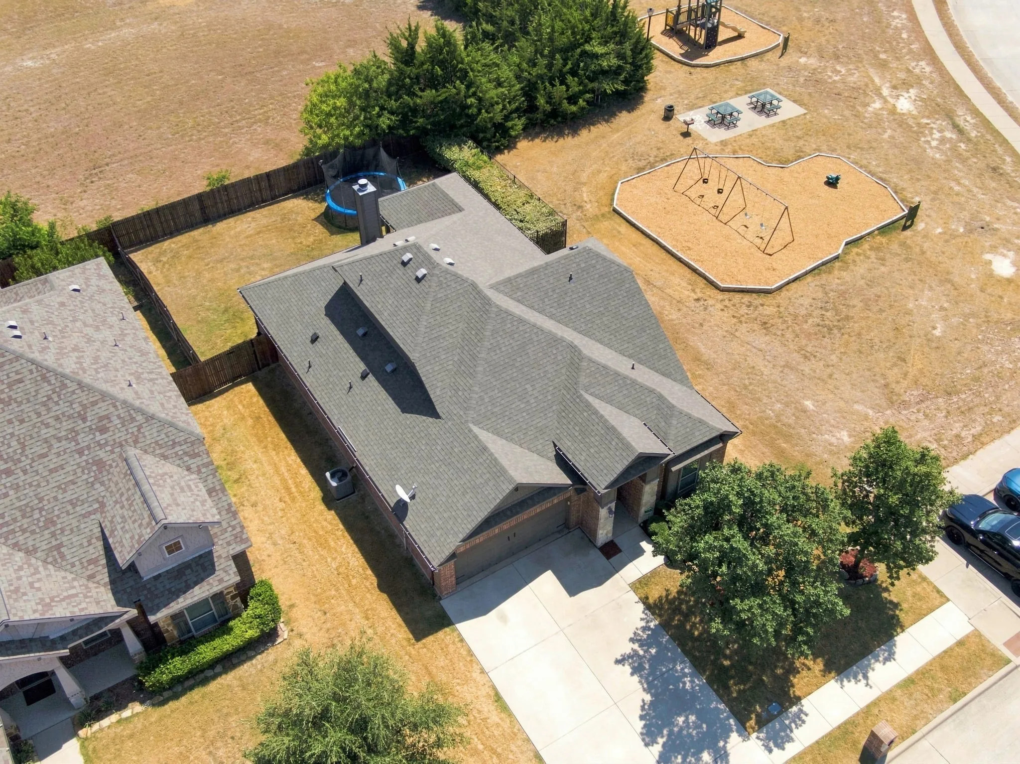 Single Family Residence For Sale in Ellis County , 910 Westminster Drive, Midlothian, Texas 76065, 3 Bedroom, 3 Bathroom, 2 Garage spaces, 2,186 Sqft, built in 2015, mls#21370217, Real Estate Agent in Midlothian, Homes For Sale in Ellis county, Homes For Sale in Midlothian, Realtor in Midlothian Texas, Real Estate Brokerage Independent Realty Texas, Luminita Cordes Realtor