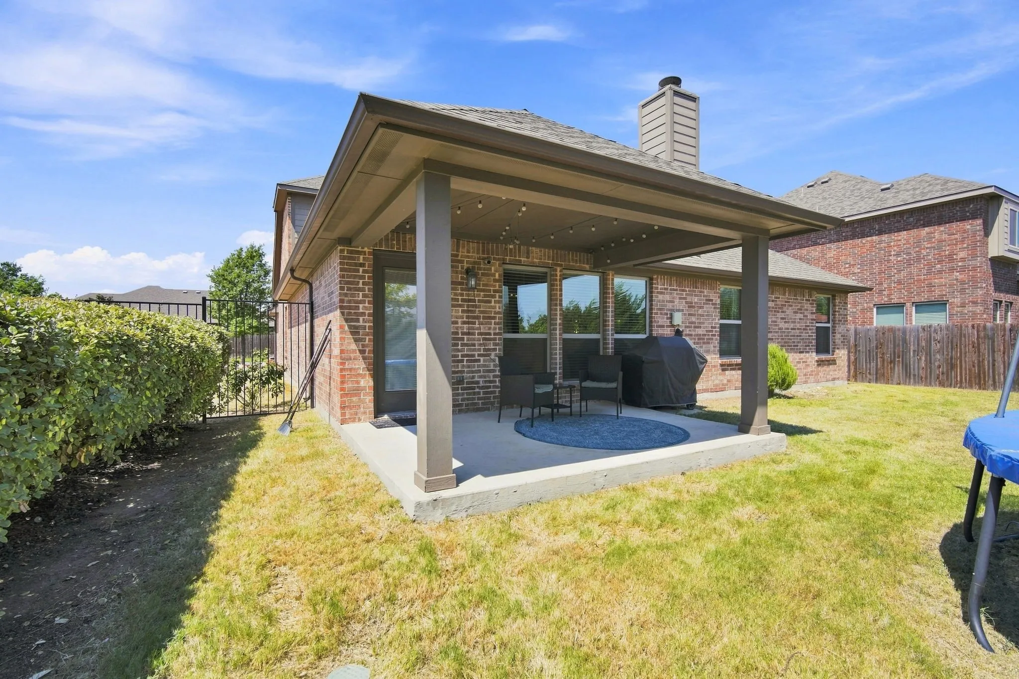 Single Family Residence For Sale in Ellis County , 910 Westminster Drive, Midlothian, Texas 76065, 3 Bedroom, 3 Bathroom, 2 Garage spaces, 2,186 Sqft, built in 2015, mls#21370217, Real Estate Agent in Midlothian, Homes For Sale in Ellis county, Homes For Sale in Midlothian, Realtor in Midlothian Texas, Real Estate Brokerage Independent Realty Texas, Luminita Cordes Realtor