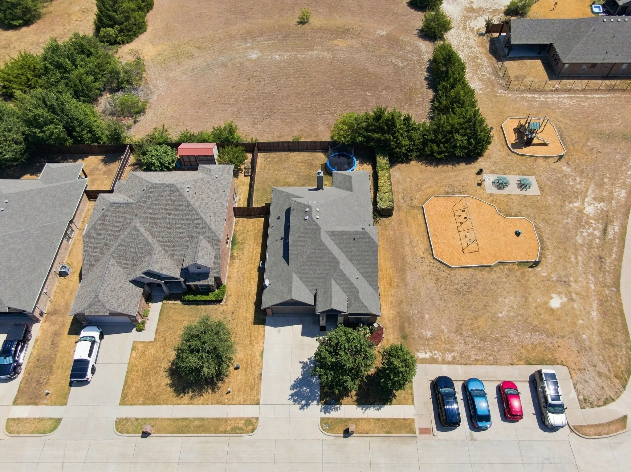 Single Family Residence For Sale in Ellis County , 910 Westminster Drive, Midlothian, Texas 76065, 3 Bedroom, 3 Bathroom, 2 Garage spaces, 2,186 Sqft, built in 2015, mls#21370217, Real Estate Agent in Midlothian, Homes For Sale in Ellis county, Homes For Sale in Midlothian, Realtor in Midlothian Texas, Real Estate Brokerage Independent Realty Texas, Luminita Cordes Realtor