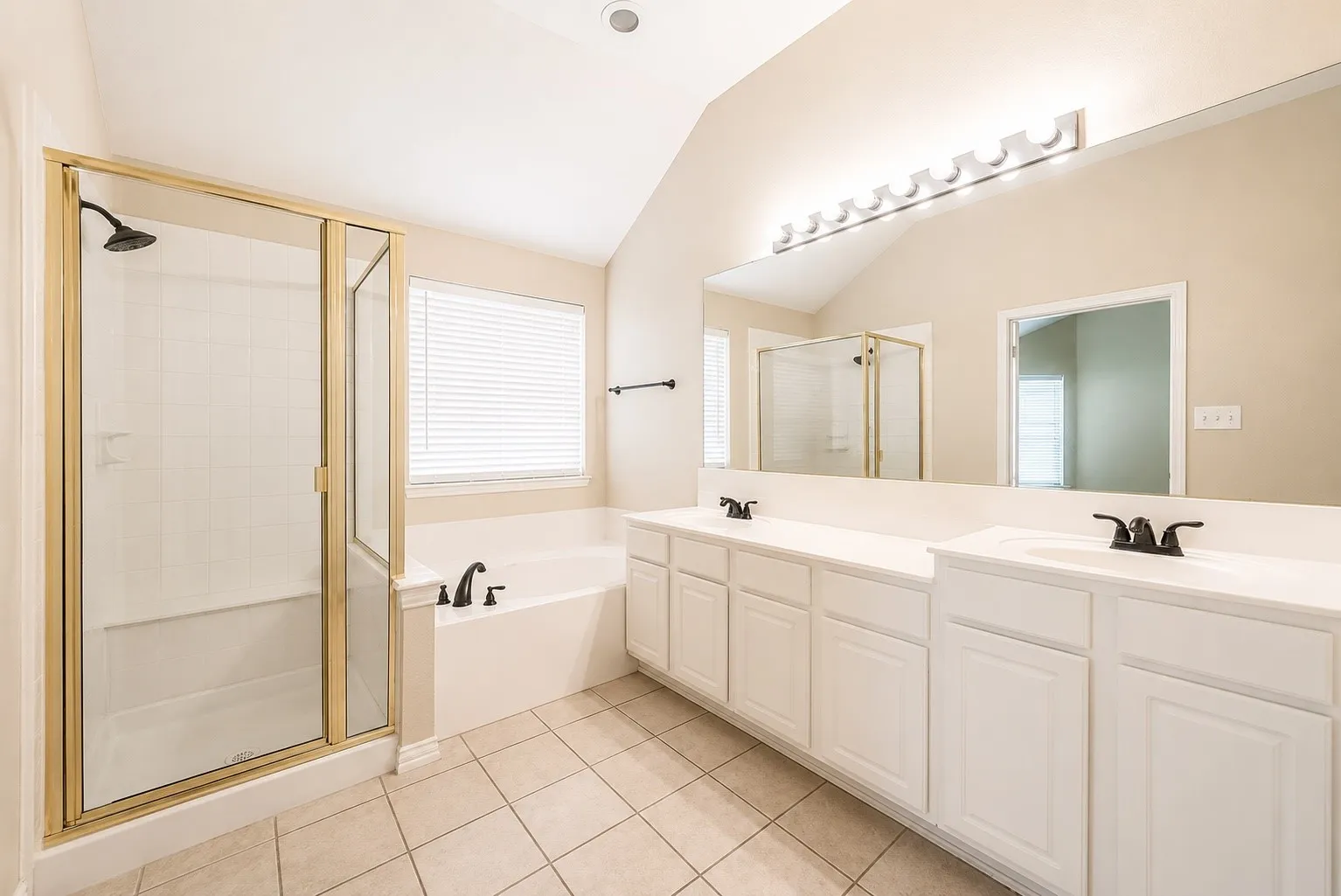 Single Family Residence For Rent in Collin County , 1721 Woodstream Lane, Allen, Texas 75002, 3 Bedroom, 2 Bathroom, 2 Garage spaces, 2,210 Sqft, built in 2000, mls#21376838, Real Estate Agent in Allen, Homes For Rent in Collin county, Homes For Rent in Allen, Realtor in Allen Texas, Real Estate Brokerage Independent Realty Texas, Luminita Cordes Realtor