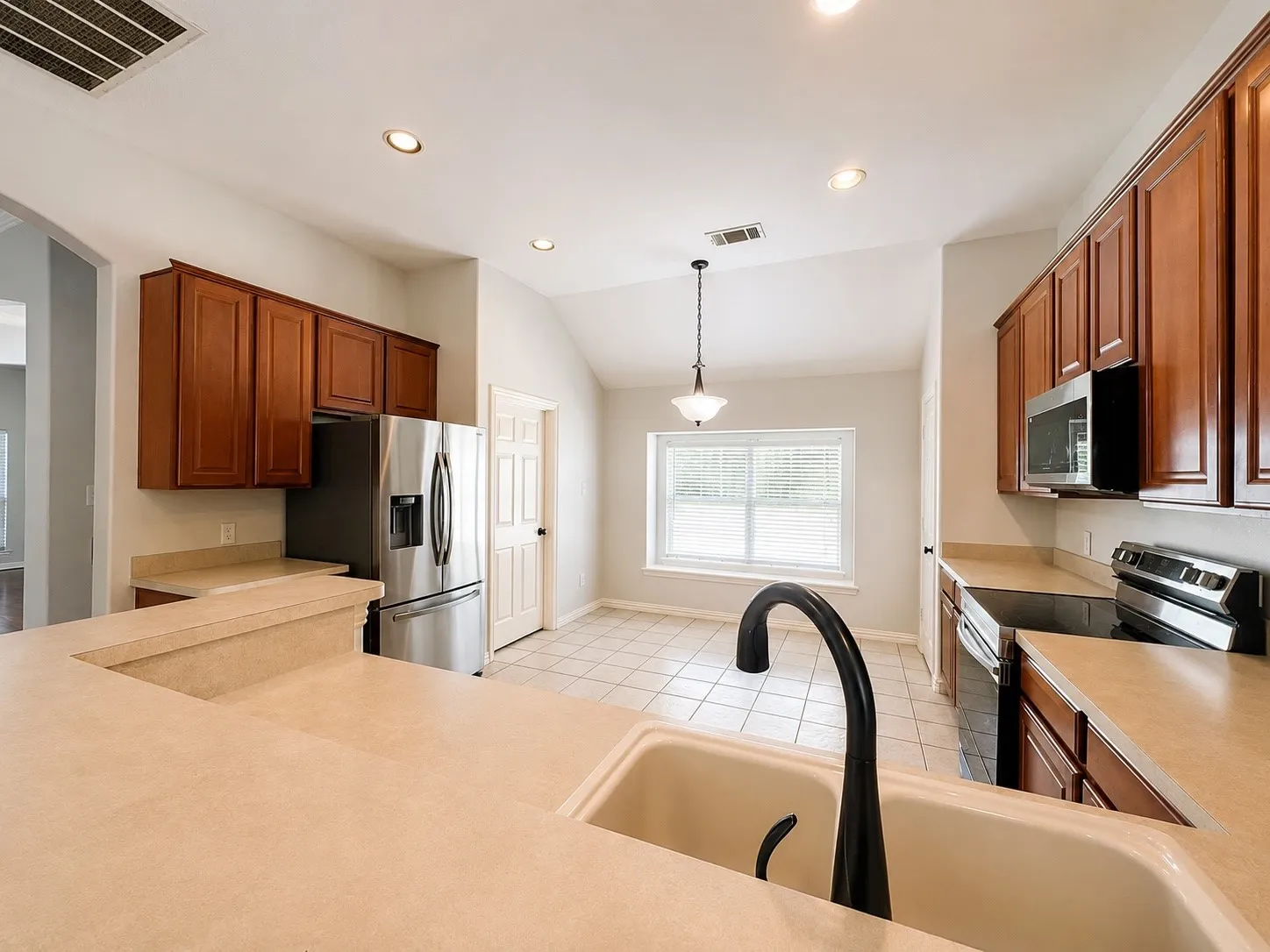 Single Family Residence For Rent in Collin County , 1721 Woodstream Lane, Allen, Texas 75002, 3 Bedroom, 2 Bathroom, 2 Garage spaces, 2,210 Sqft, built in 2000, mls#21376838, Real Estate Agent in Allen, Homes For Rent in Collin county, Homes For Rent in Allen, Realtor in Allen Texas, Real Estate Brokerage Independent Realty Texas, Luminita Cordes Realtor