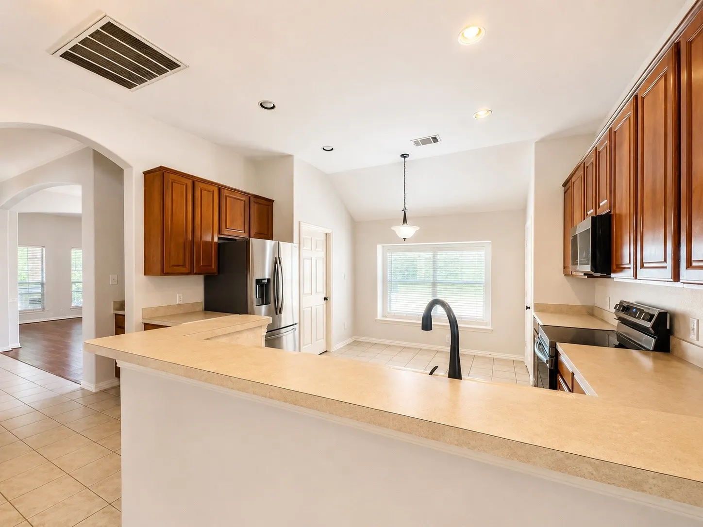 Single Family Residence For Rent in Collin County , 1721 Woodstream Lane, Allen, Texas 75002, 3 Bedroom, 2 Bathroom, 2 Garage spaces, 2,210 Sqft, built in 2000, mls#21376838, Real Estate Agent in Allen, Homes For Rent in Collin county, Homes For Rent in Allen, Realtor in Allen Texas, Real Estate Brokerage Independent Realty Texas, Luminita Cordes Realtor