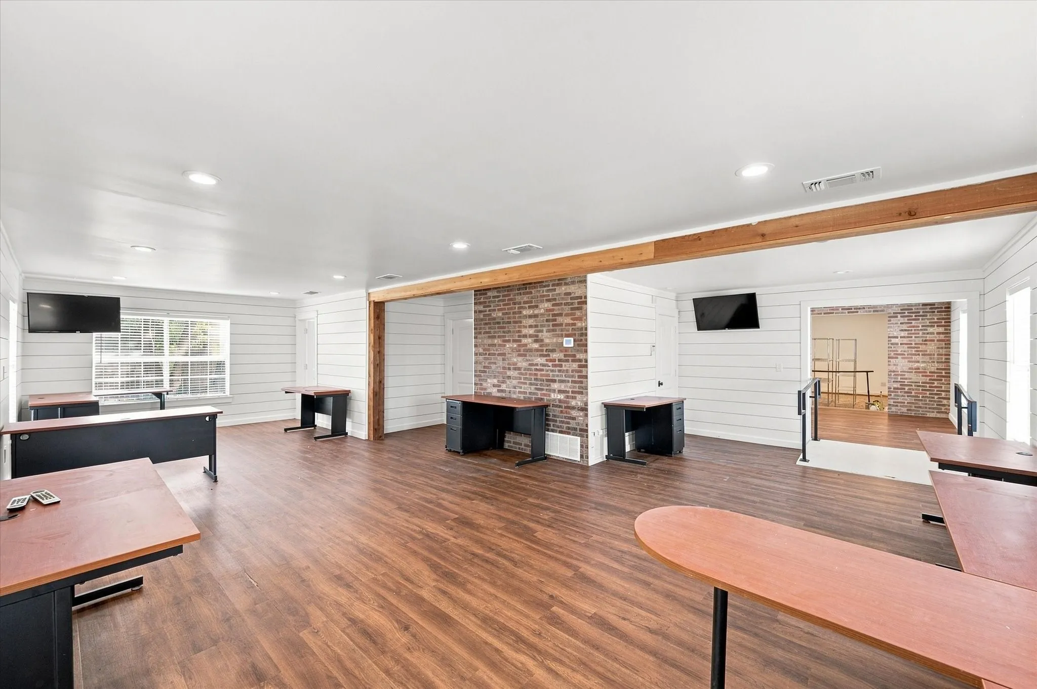 Retail For Rent in Tarrant County , 500 S Main Street, Mansfield, Texas 76063, 0, 0, Garage spaces, 0 Sqft, built in 1951, mls#21376858, Real Estate Agent in Mansfield, Homes For Rent in Tarrant county, Homes For Rent in Mansfield, Realtor in Mansfield Texas, Real Estate Brokerage Independent Realty Texas, Luminita Cordes Realtor