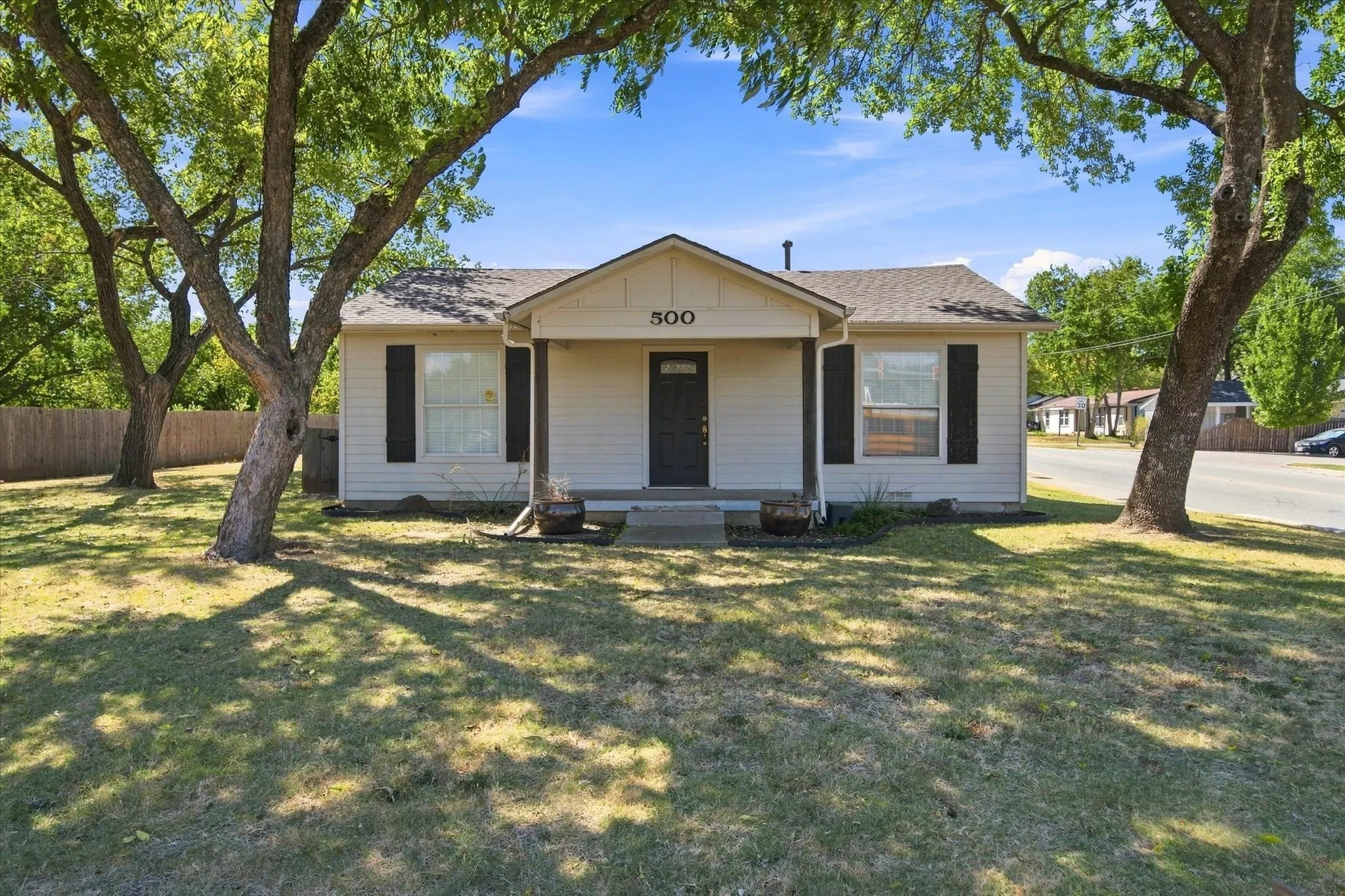 Retail For Rent in Tarrant County , 500 S Main Street, Mansfield, Texas 76063, 0, 0, Garage spaces, 0 Sqft, built in 1951, mls#21376858, Real Estate Agent in Mansfield, Homes For Rent in Tarrant county, Homes For Rent in Mansfield, Realtor in Mansfield Texas, Real Estate Brokerage Independent Realty Texas, Luminita Cordes Realtor