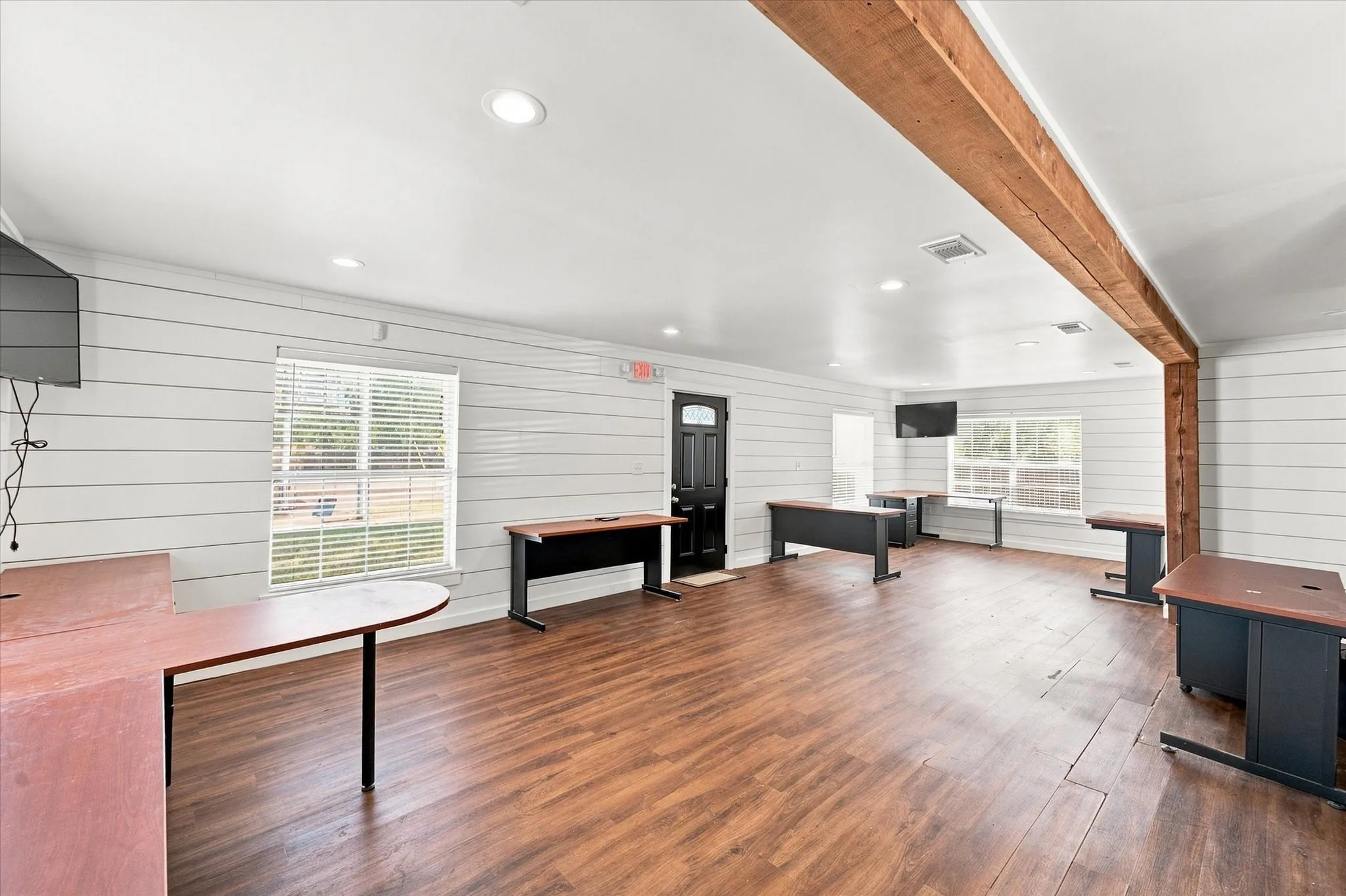 Retail For Rent in Tarrant County , 500 S Main Street, Mansfield, Texas 76063, 0, 0, Garage spaces, 0 Sqft, built in 1951, mls#21376858, Real Estate Agent in Mansfield, Homes For Rent in Tarrant county, Homes For Rent in Mansfield, Realtor in Mansfield Texas, Real Estate Brokerage Independent Realty Texas, Luminita Cordes Realtor