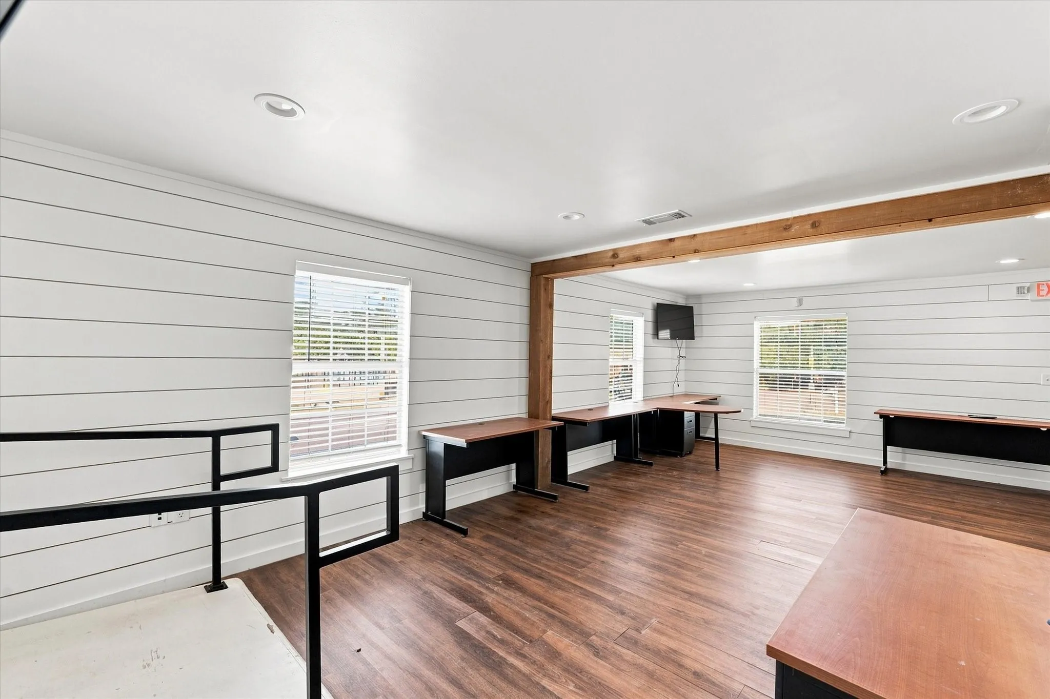 Retail For Rent in Tarrant County , 500 S Main Street, Mansfield, Texas 76063, 0, 0, Garage spaces, 0 Sqft, built in 1951, mls#21376858, Real Estate Agent in Mansfield, Homes For Rent in Tarrant county, Homes For Rent in Mansfield, Realtor in Mansfield Texas, Real Estate Brokerage Independent Realty Texas, Luminita Cordes Realtor