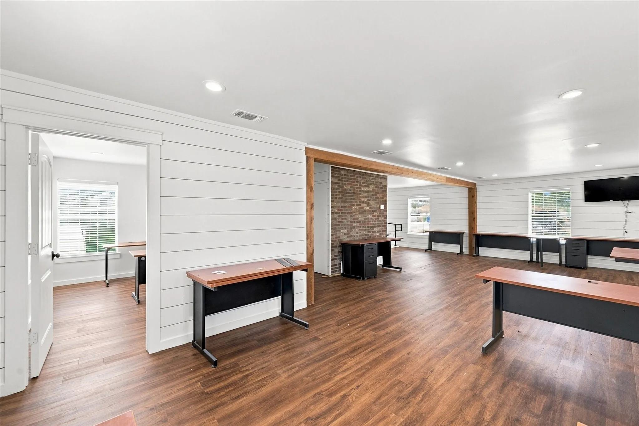 Retail For Rent in Tarrant County , 500 S Main Street, Mansfield, Texas 76063, 0, 0, Garage spaces, 0 Sqft, built in 1951, mls#21376858, Real Estate Agent in Mansfield, Homes For Rent in Tarrant county, Homes For Rent in Mansfield, Realtor in Mansfield Texas, Real Estate Brokerage Independent Realty Texas, Luminita Cordes Realtor