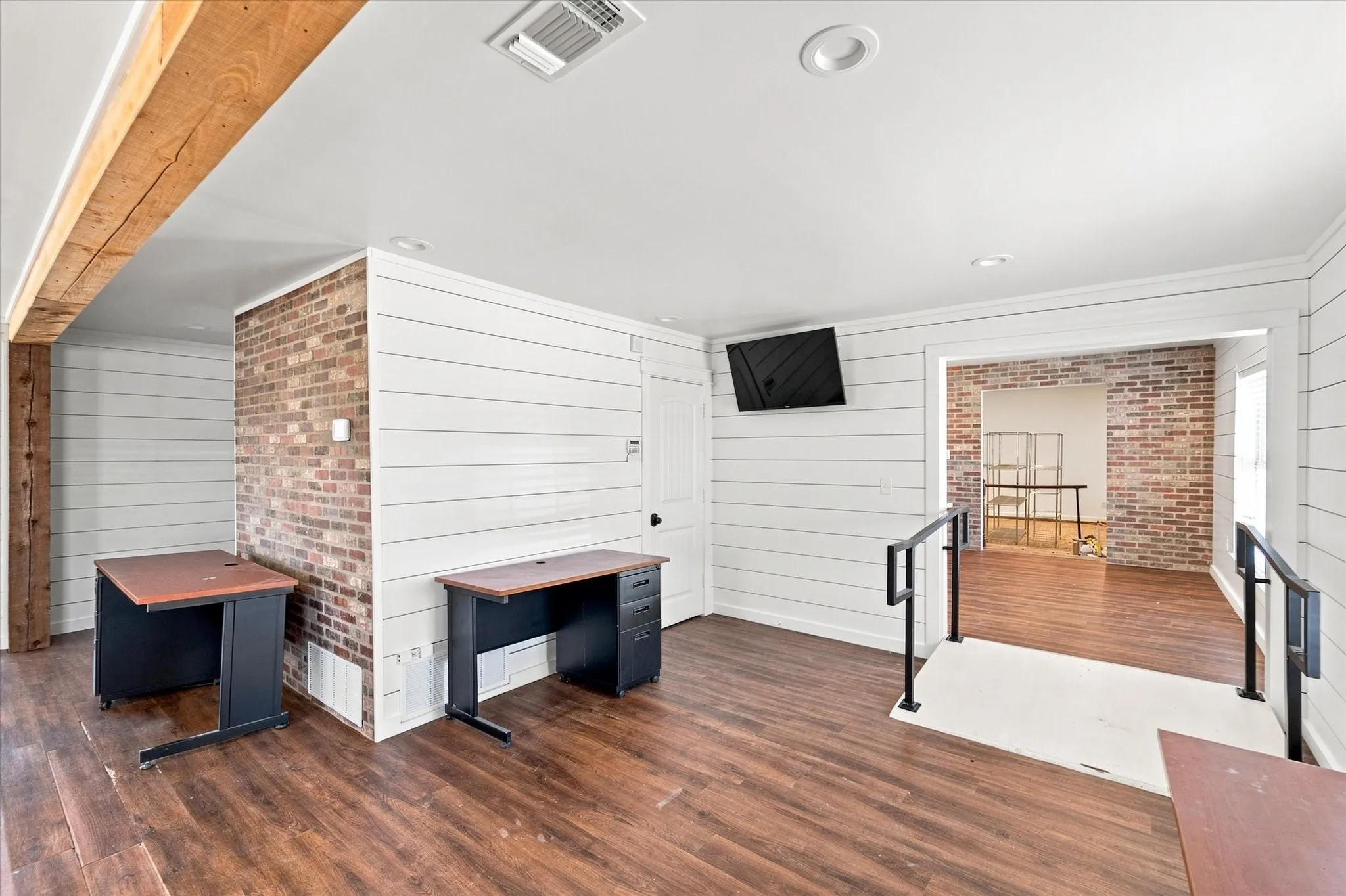 Retail For Rent in Tarrant County , 500 S Main Street, Mansfield, Texas 76063, 0, 0, Garage spaces, 0 Sqft, built in 1951, mls#21376858, Real Estate Agent in Mansfield, Homes For Rent in Tarrant county, Homes For Rent in Mansfield, Realtor in Mansfield Texas, Real Estate Brokerage Independent Realty Texas, Luminita Cordes Realtor