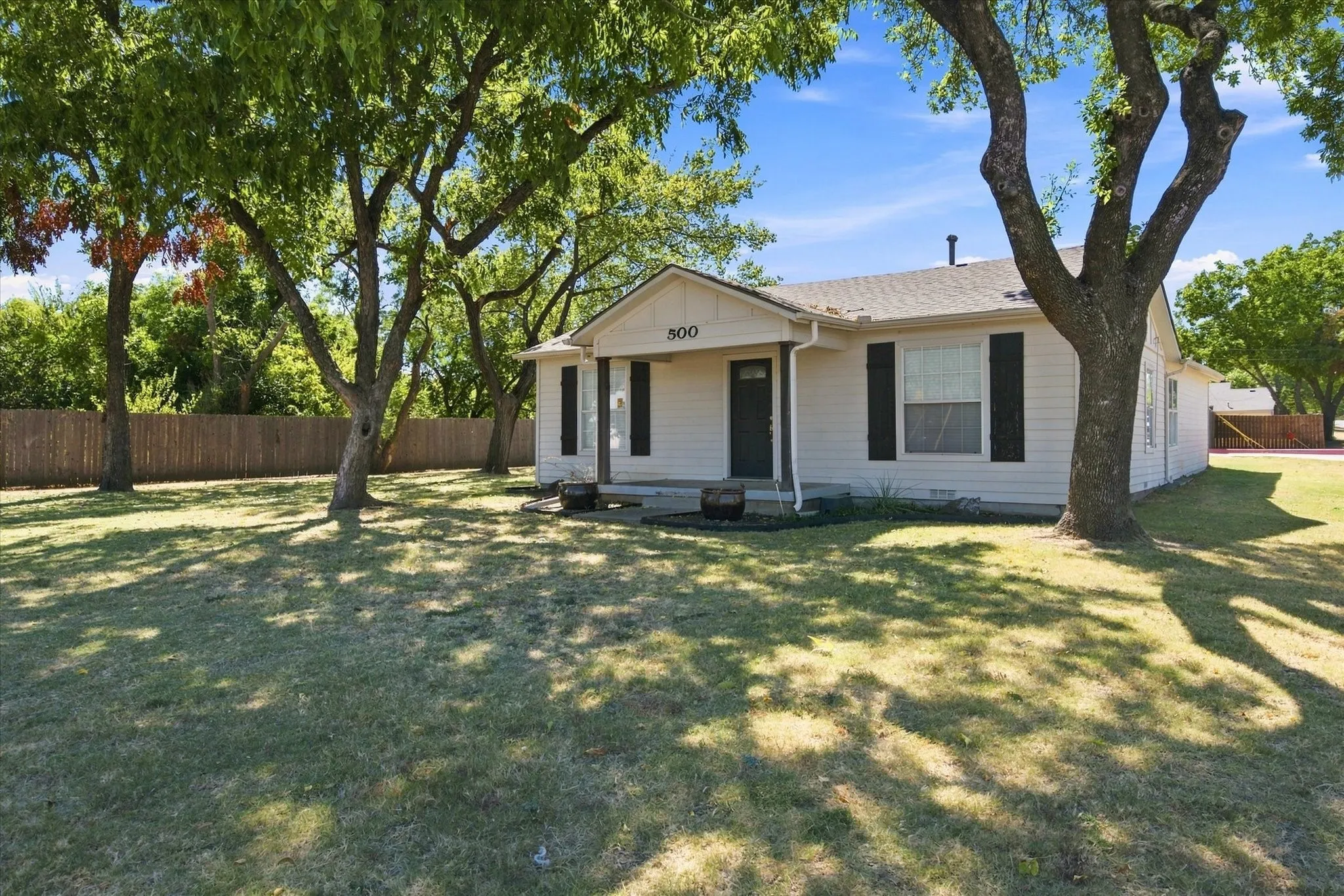Retail For Rent in Tarrant County , 500 S Main Street, Mansfield, Texas 76063, 0, 0, Garage spaces, 0 Sqft, built in 1951, mls#21376858, Real Estate Agent in Mansfield, Homes For Rent in Tarrant county, Homes For Rent in Mansfield, Realtor in Mansfield Texas, Real Estate Brokerage Independent Realty Texas, Luminita Cordes Realtor