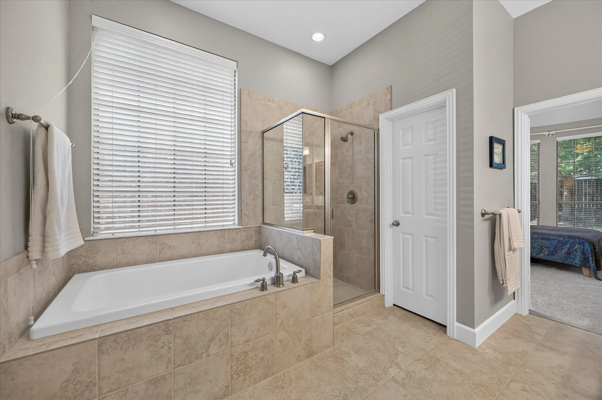 Single Family Residence For Sale in Tarrant County , 6943 Navigation Drive, Grand Prairie, Texas 75054, 5 Bedroom, 4 Bathroom, 2 Garage spaces, 3,517 Sqft, built in 2006, mls#21373404, Real Estate Agent in Grand Prairie, Homes For Sale in Tarrant county, Homes For Sale in Grand Prairie, Realtor in Grand Prairie Texas, Real Estate Brokerage Independent Realty Texas, Luminita Cordes Realtor