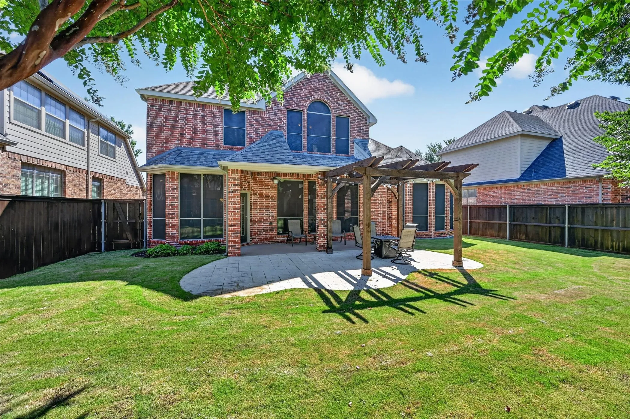 Single Family Residence For Sale in Tarrant County , 6943 Navigation Drive, Grand Prairie, Texas 75054, 5 Bedroom, 4 Bathroom, 2 Garage spaces, 3,517 Sqft, built in 2006, mls#21373404, Real Estate Agent in Grand Prairie, Homes For Sale in Tarrant county, Homes For Sale in Grand Prairie, Realtor in Grand Prairie Texas, Real Estate Brokerage Independent Realty Texas, Luminita Cordes Realtor