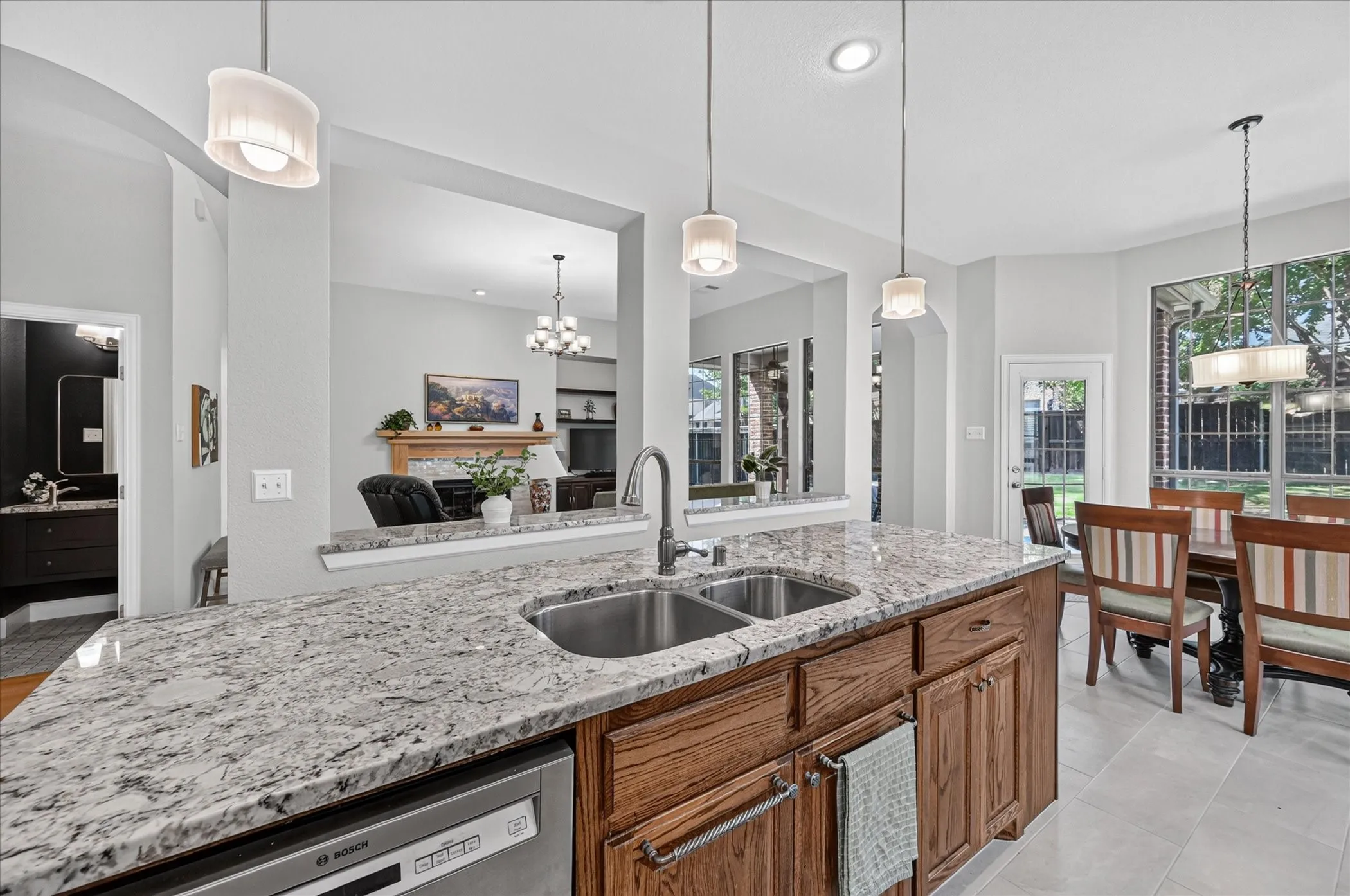 Single Family Residence For Sale in Tarrant County , 6943 Navigation Drive, Grand Prairie, Texas 75054, 5 Bedroom, 4 Bathroom, 2 Garage spaces, 3,517 Sqft, built in 2006, mls#21373404, Real Estate Agent in Grand Prairie, Homes For Sale in Tarrant county, Homes For Sale in Grand Prairie, Realtor in Grand Prairie Texas, Real Estate Brokerage Independent Realty Texas, Luminita Cordes Realtor