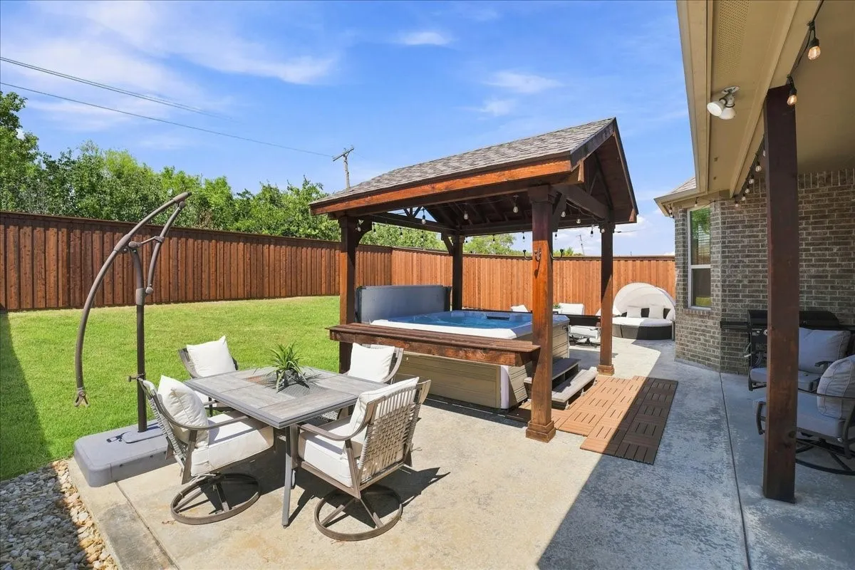 Single Family Residence For Sale in Tarrant County , 6749 Cambridge Drive, North Richland Hills, Texas 76180, 4 Bedroom, 3 Bathroom, 2 Garage spaces, 3,226 Sqft, built in 2017, mls#21363978, Real Estate Agent in North Richland Hills, Homes For Sale in Tarrant county, Homes For Sale in North Richland Hills, Realtor in North Richland Hills Texas, Real Estate Brokerage Independent Realty Texas, Luminita Cordes Realtor