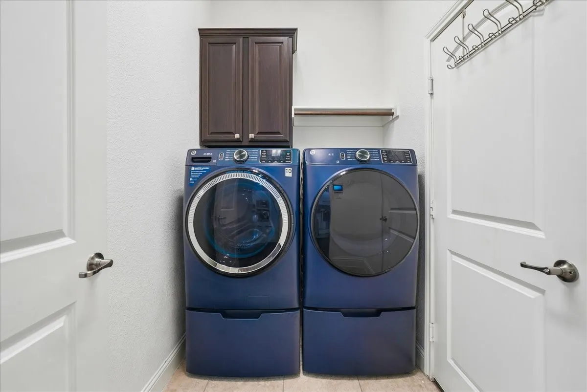 Single Family Residence For Sale in Tarrant County , 6749 Cambridge Drive, North Richland Hills, Texas 76180, 4 Bedroom, 3 Bathroom, 2 Garage spaces, 3,226 Sqft, built in 2017, mls#21363978, Real Estate Agent in North Richland Hills, Homes For Sale in Tarrant county, Homes For Sale in North Richland Hills, Realtor in North Richland Hills Texas, Real Estate Brokerage Independent Realty Texas, Luminita Cordes Realtor