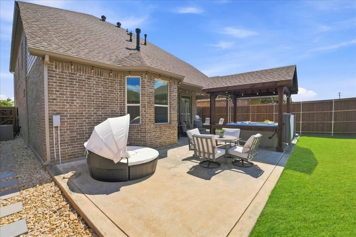 Single Family Residence For Sale in Tarrant County , 6749 Cambridge Drive, North Richland Hills, Texas 76180, 4 Bedroom, 3 Bathroom, 2 Garage spaces, 3,226 Sqft, built in 2017, mls#21363978, Real Estate Agent in North Richland Hills, Homes For Sale in Tarrant county, Homes For Sale in North Richland Hills, Realtor in North Richland Hills Texas, Real Estate Brokerage Independent Realty Texas, Luminita Cordes Realtor