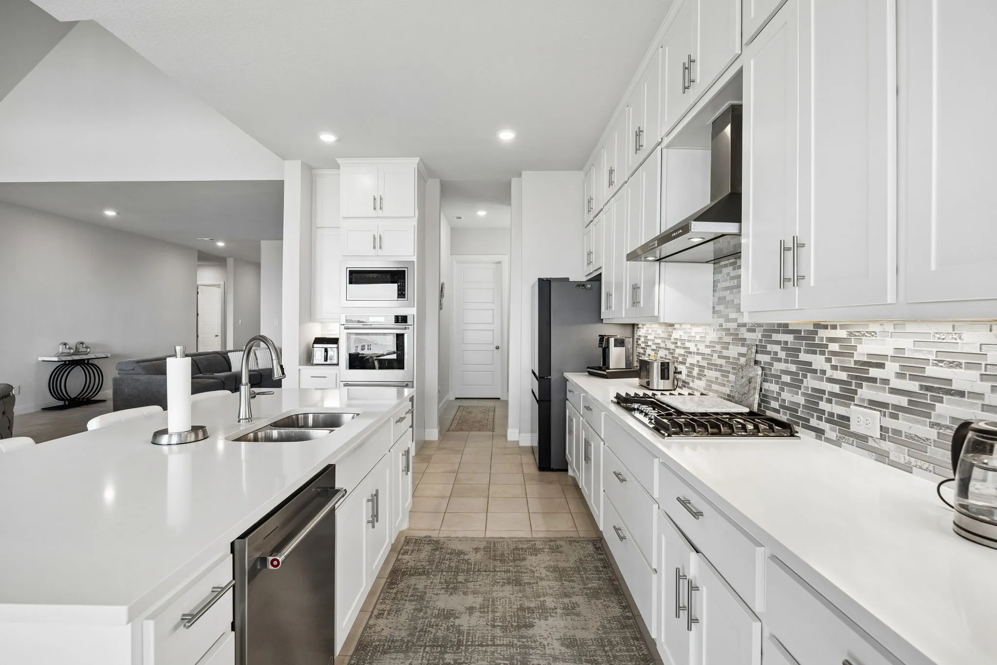 Single Family Residence For Sale in Tarrant County , 805 Feathergrass Court, Haslet, Texas 76052, 4 Bedroom, 3 Bathroom, 2 Garage spaces, 3,010 Sqft, built in 2024, mls#21369297, Real Estate Agent in Haslet, Homes For Sale in Tarrant county, Homes For Sale in Haslet, Realtor in Haslet Texas, Real Estate Brokerage Independent Realty Texas, Luminita Cordes Realtor