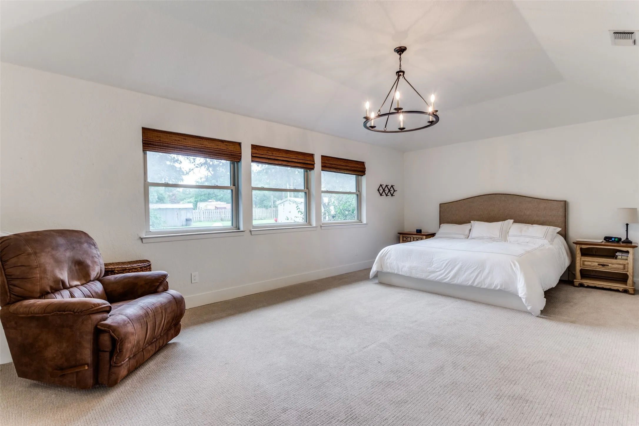 Single Family Residence For Sale in Parker County , 3013 Cactus Road, Willow Park, Texas 76087, 3 Bedroom, 2 Bathroom, 2 Garage spaces, 1,905 Sqft, built in 1977, mls#21376865, Real Estate Agent in Willow Park, Homes For Sale in Parker county, Homes For Sale in Willow Park, Realtor in Willow Park Texas, Real Estate Brokerage Independent Realty Texas, Luminita Cordes Realtor