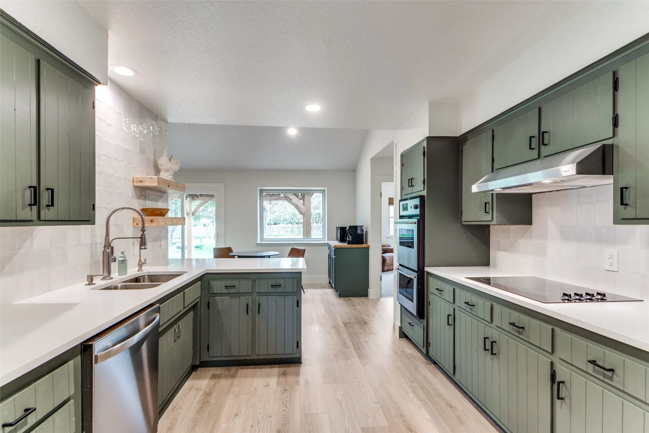 Single Family Residence For Sale in Parker County , 3013 Cactus Road, Willow Park, Texas 76087, 3 Bedroom, 2 Bathroom, 2 Garage spaces, 1,905 Sqft, built in 1977, mls#21376865, Real Estate Agent in Willow Park, Homes For Sale in Parker county, Homes For Sale in Willow Park, Realtor in Willow Park Texas, Real Estate Brokerage Independent Realty Texas, Luminita Cordes Realtor