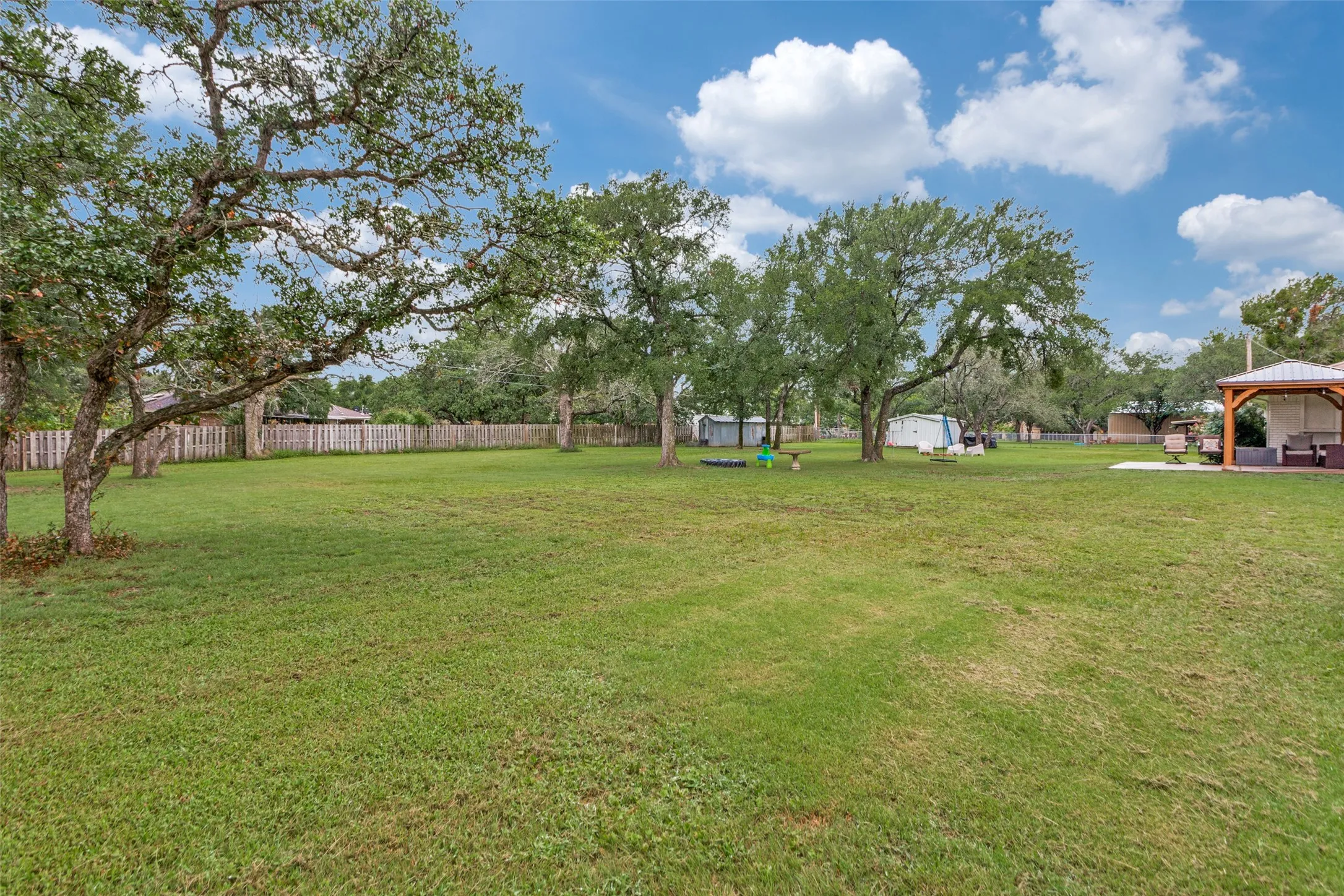 Single Family Residence For Sale in Parker County , 3013 Cactus Road, Willow Park, Texas 76087, 3 Bedroom, 2 Bathroom, 2 Garage spaces, 1,905 Sqft, built in 1977, mls#21376865, Real Estate Agent in Willow Park, Homes For Sale in Parker county, Homes For Sale in Willow Park, Realtor in Willow Park Texas, Real Estate Brokerage Independent Realty Texas, Luminita Cordes Realtor