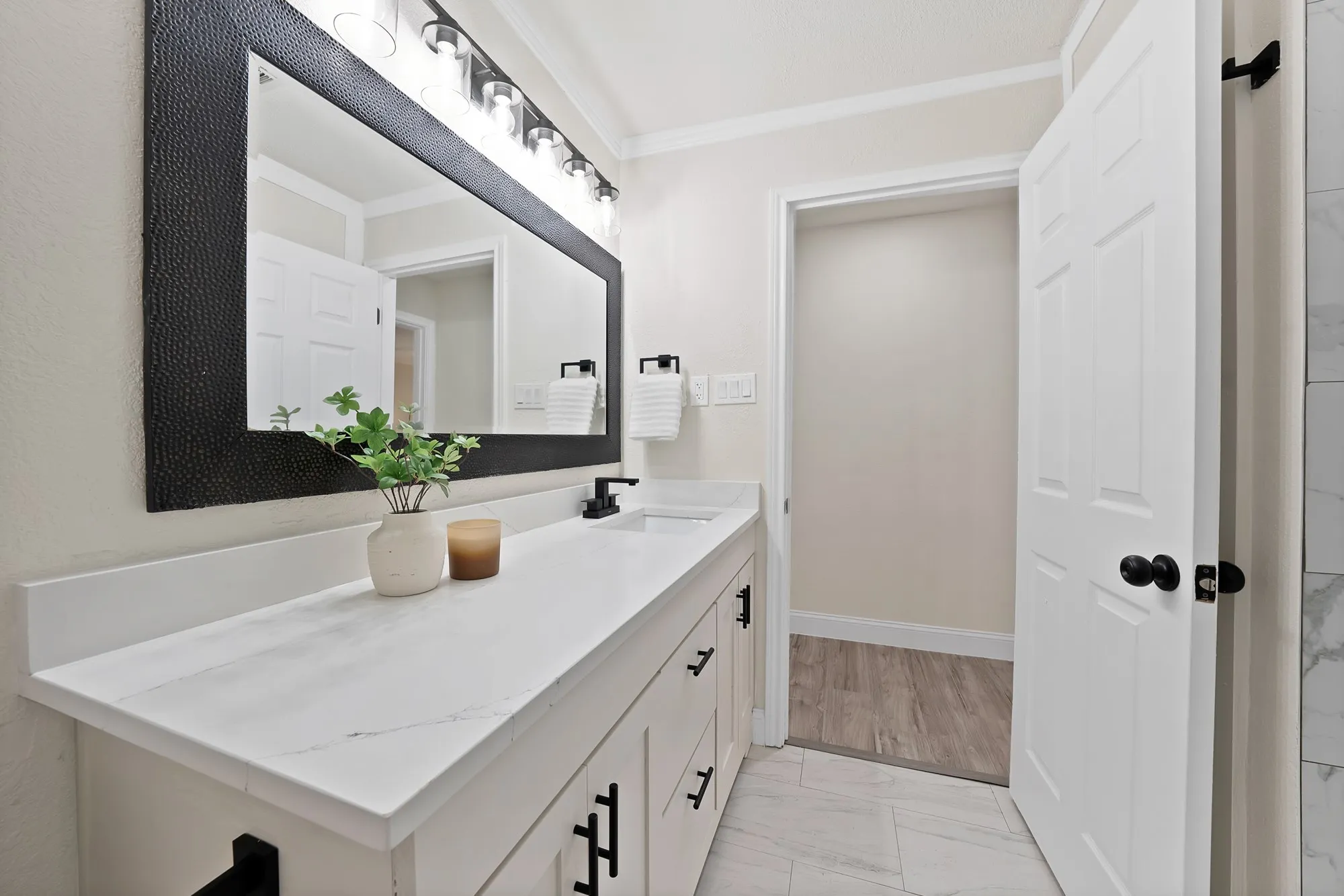 Single Family Residence For Sale in Tarrant County , 2302 E Mitchell Street, Arlington, Texas 76010, 3 Bedroom, 2 Bathroom, 2 Garage spaces, 1,550 Sqft, built in 1967, mls#21373912, Real Estate Agent in Arlington, Homes For Sale in Tarrant county, Homes For Sale in Arlington, Realtor in Arlington Texas, Real Estate Brokerage Independent Realty Texas, Luminita Cordes Realtor