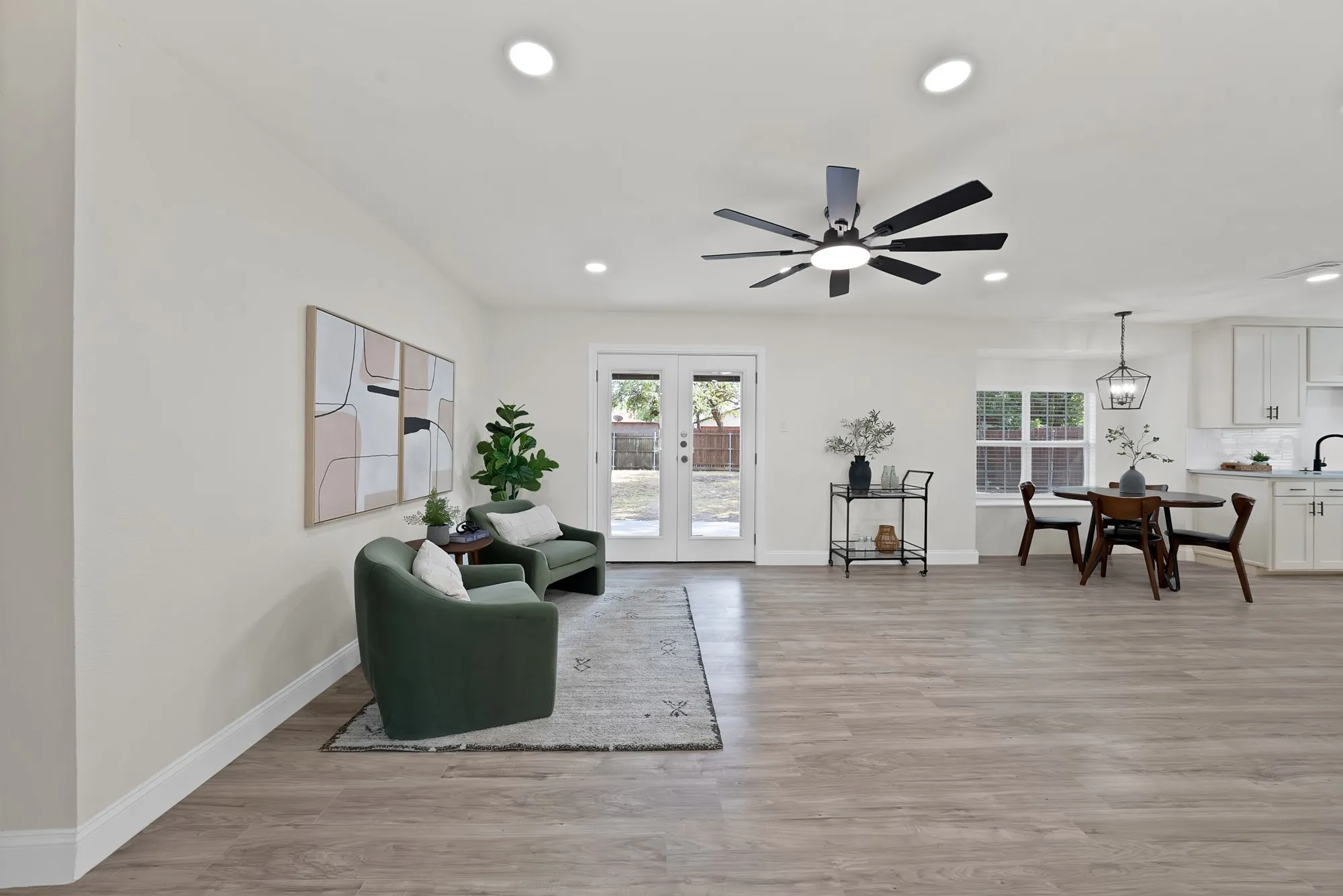 Single Family Residence For Sale in Tarrant County , 2302 E Mitchell Street, Arlington, Texas 76010, 3 Bedroom, 2 Bathroom, 2 Garage spaces, 1,550 Sqft, built in 1967, mls#21373912, Real Estate Agent in Arlington, Homes For Sale in Tarrant county, Homes For Sale in Arlington, Realtor in Arlington Texas, Real Estate Brokerage Independent Realty Texas, Luminita Cordes Realtor