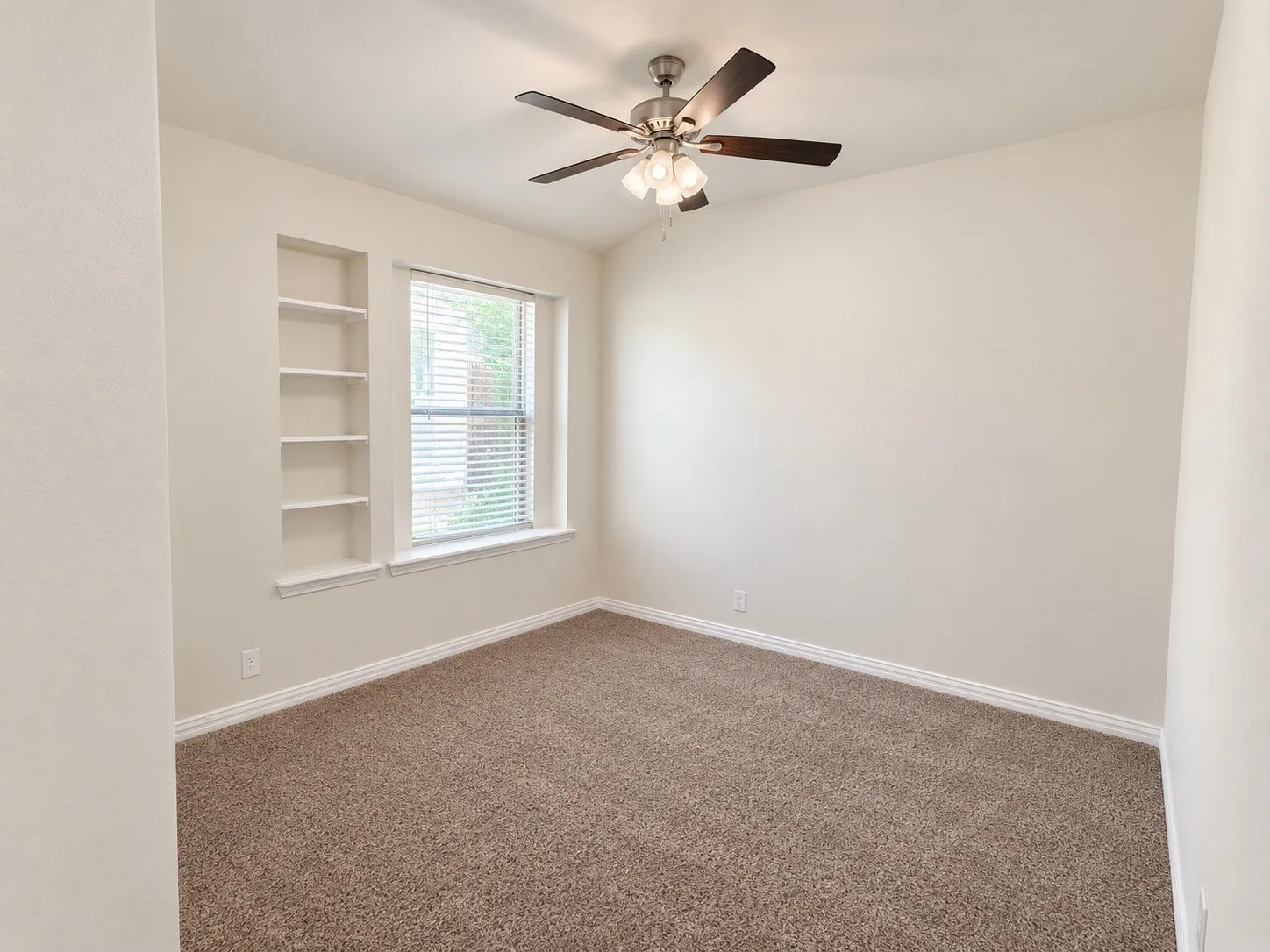 Single Family Residence For Rent in Tarrant County , 4900 Lemon Grove Drive, Fort Worth, Texas 76135, 4 Bedroom, 2 Bathroom, 2 Garage spaces, 1,952 Sqft, built in 2014, mls#21376878, Real Estate Agent in Fort Worth, Homes For Rent in Tarrant county, Homes For Rent in Fort Worth, Realtor in Fort Worth Texas, Real Estate Brokerage Independent Realty Texas, Luminita Cordes Realtor