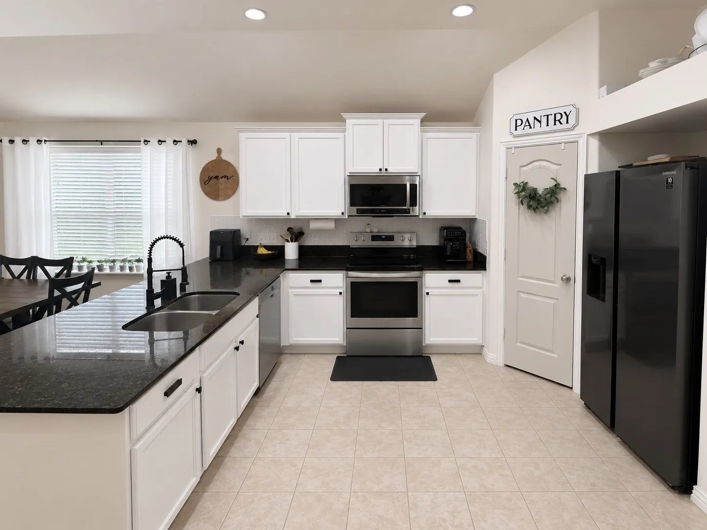 Single Family Residence For Rent in Tarrant County , 4900 Lemon Grove Drive, Fort Worth, Texas 76135, 4 Bedroom, 2 Bathroom, 2 Garage spaces, 1,952 Sqft, built in 2014, mls#21376878, Real Estate Agent in Fort Worth, Homes For Rent in Tarrant county, Homes For Rent in Fort Worth, Realtor in Fort Worth Texas, Real Estate Brokerage Independent Realty Texas, Luminita Cordes Realtor