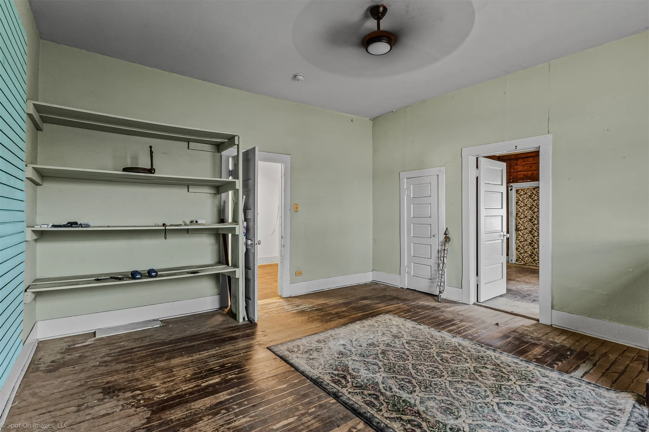 Single Family Residence For Sale in Kaufman County , 304 N Catherine Street, Terrell, Texas 75160, 3 Bedroom, 1 Bathroom, Garage spaces, 2,056 Sqft, built in 1915, mls#21374239, Real Estate Agent in Terrell, Homes For Sale in Kaufman county, Homes For Sale in Terrell, Realtor in Terrell Texas, Real Estate Brokerage Independent Realty Texas, Luminita Cordes Realtor