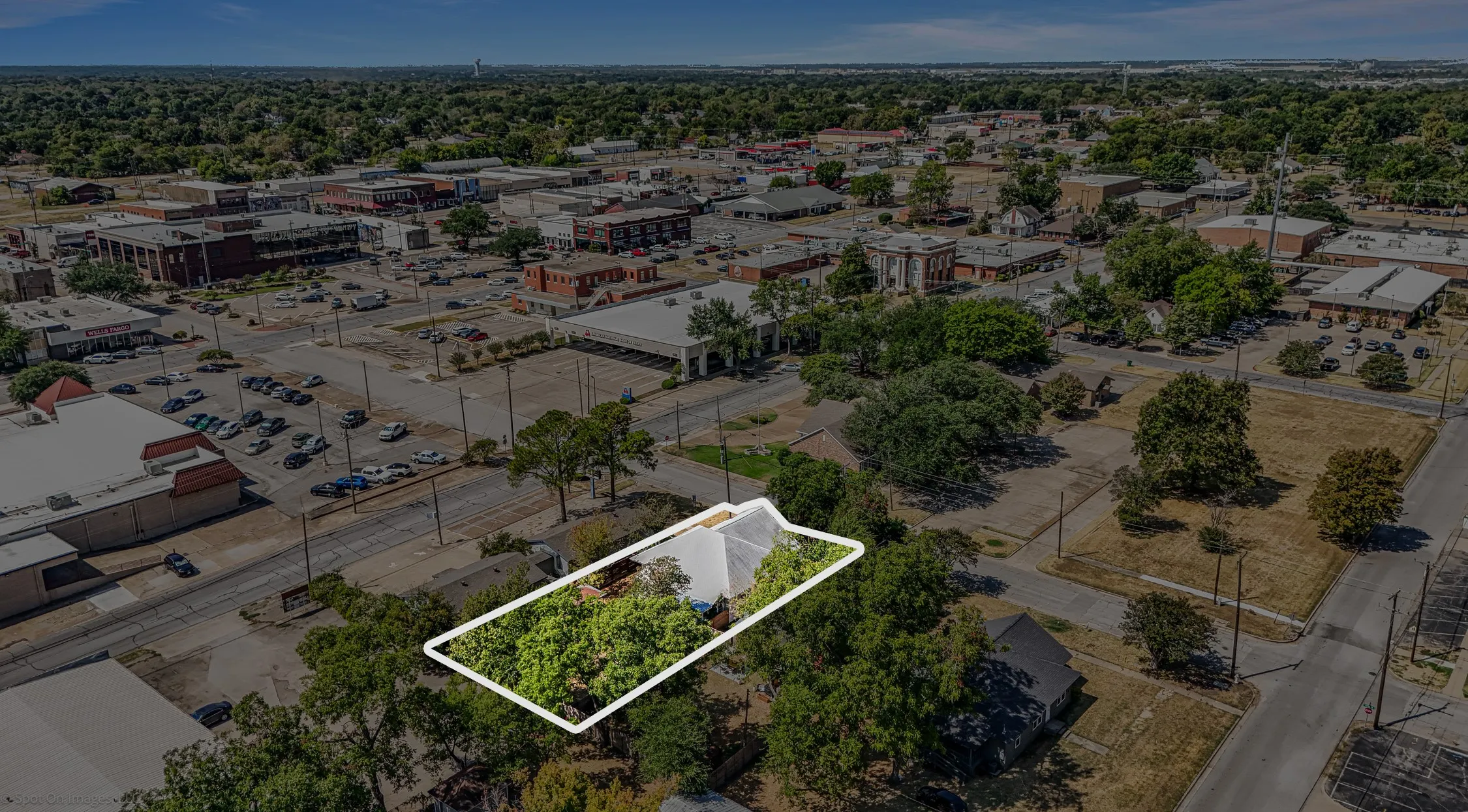 Single Family Residence For Sale in Kaufman County , 304 N Catherine Street, Terrell, Texas 75160, 3 Bedroom, 1 Bathroom, Garage spaces, 2,056 Sqft, built in 1915, mls#21374239, Real Estate Agent in Terrell, Homes For Sale in Kaufman county, Homes For Sale in Terrell, Realtor in Terrell Texas, Real Estate Brokerage Independent Realty Texas, Luminita Cordes Realtor