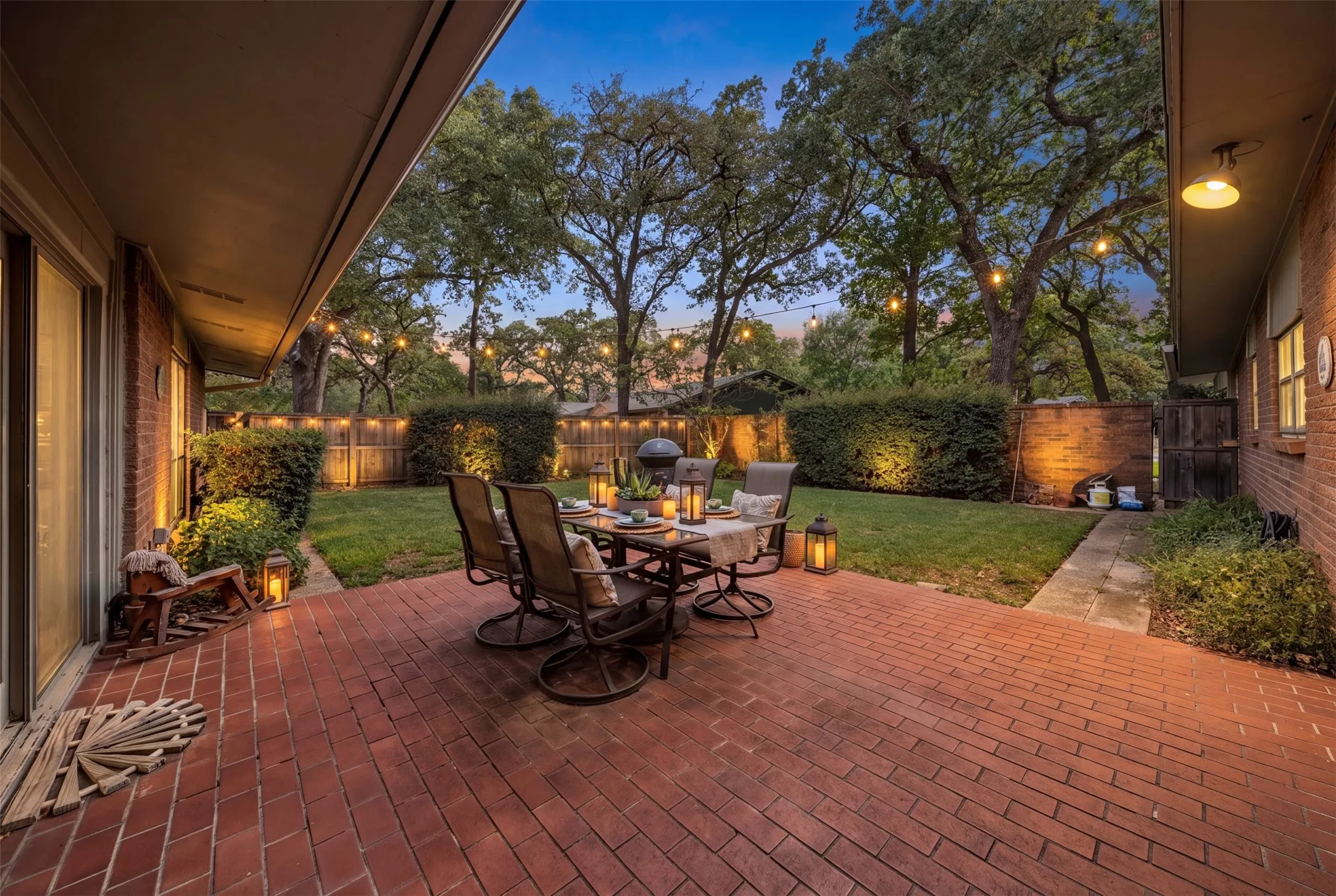 Single Family Residence For Sale in Tarrant County , 4900 Wondol Court, North Richland Hills, Texas 76053, 3 Bedroom, 4 Bathroom, 4 Garage spaces, 3,371 Sqft, built in 1963, mls#21376249, Real Estate Agent in North Richland Hills, Homes For Sale in Tarrant county, Homes For Sale in North Richland Hills, Realtor in North Richland Hills Texas, Real Estate Brokerage Independent Realty Texas, Luminita Cordes Realtor