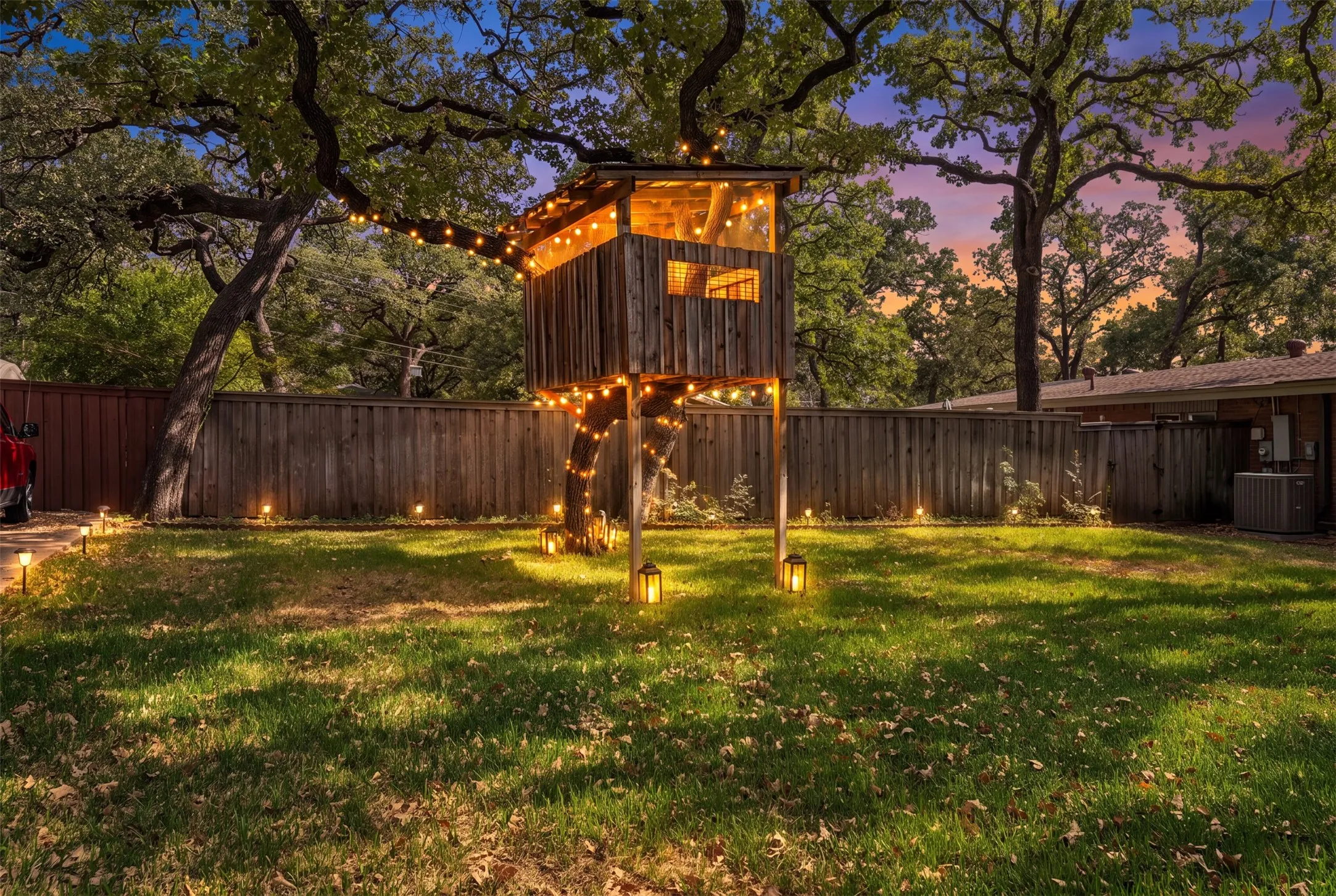 Single Family Residence For Sale in Tarrant County , 4900 Wondol Court, North Richland Hills, Texas 76053, 3 Bedroom, 4 Bathroom, 4 Garage spaces, 3,371 Sqft, built in 1963, mls#21376249, Real Estate Agent in North Richland Hills, Homes For Sale in Tarrant county, Homes For Sale in North Richland Hills, Realtor in North Richland Hills Texas, Real Estate Brokerage Independent Realty Texas, Luminita Cordes Realtor