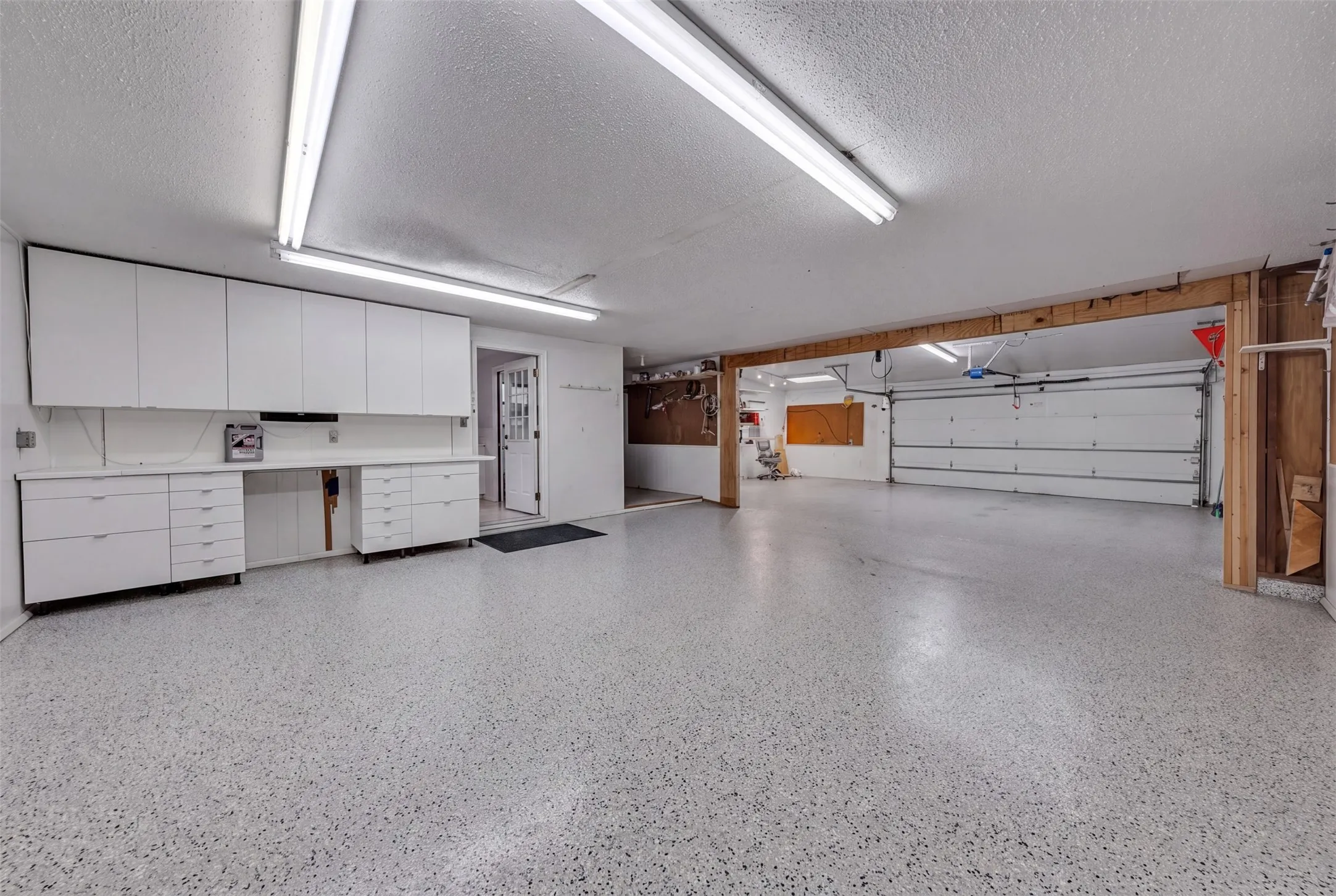 Single Family Residence For Sale in Tarrant County , 4900 Wondol Court, North Richland Hills, Texas 76053, 3 Bedroom, 4 Bathroom, 4 Garage spaces, 3,371 Sqft, built in 1963, mls#21376249, Real Estate Agent in North Richland Hills, Homes For Sale in Tarrant county, Homes For Sale in North Richland Hills, Realtor in North Richland Hills Texas, Real Estate Brokerage Independent Realty Texas, Luminita Cordes Realtor