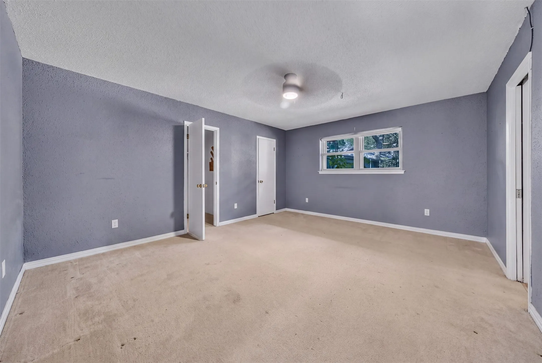 Single Family Residence For Sale in Tarrant County , 4900 Wondol Court, North Richland Hills, Texas 76053, 3 Bedroom, 4 Bathroom, 4 Garage spaces, 3,371 Sqft, built in 1963, mls#21376249, Real Estate Agent in North Richland Hills, Homes For Sale in Tarrant county, Homes For Sale in North Richland Hills, Realtor in North Richland Hills Texas, Real Estate Brokerage Independent Realty Texas, Luminita Cordes Realtor