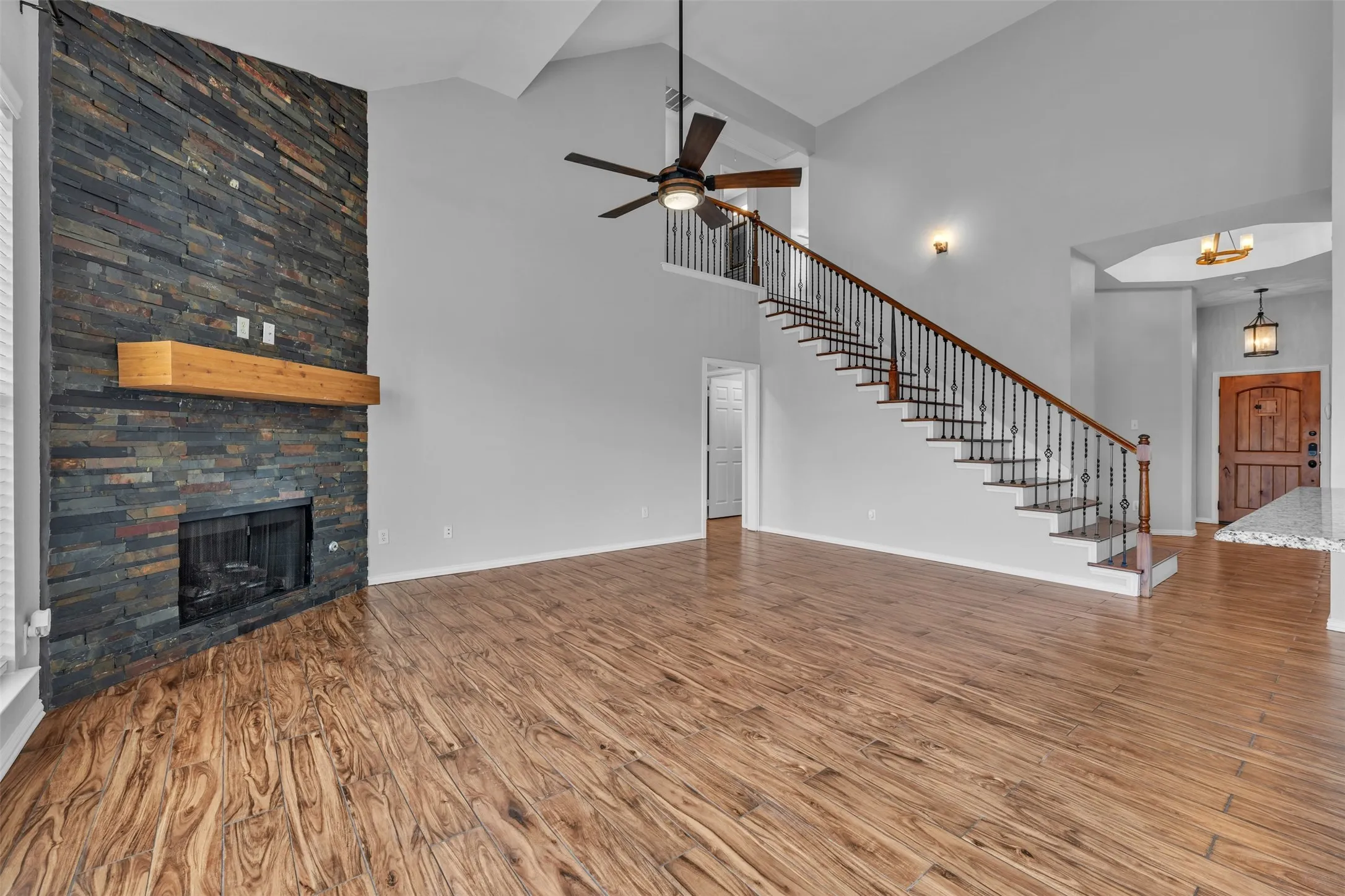 Single Family Residence For Sale in Dallas County , 321 Carissa Court, Mesquite, Texas 75150, 4 Bedroom, 3 Bathroom, 2 Garage spaces, 2,655 Sqft, built in 2003, mls#21376359, Real Estate Agent in Mesquite, Homes For Sale in Dallas county, Homes For Sale in Mesquite, Realtor in Mesquite Texas, Real Estate Brokerage Independent Realty Texas, Luminita Cordes Realtor