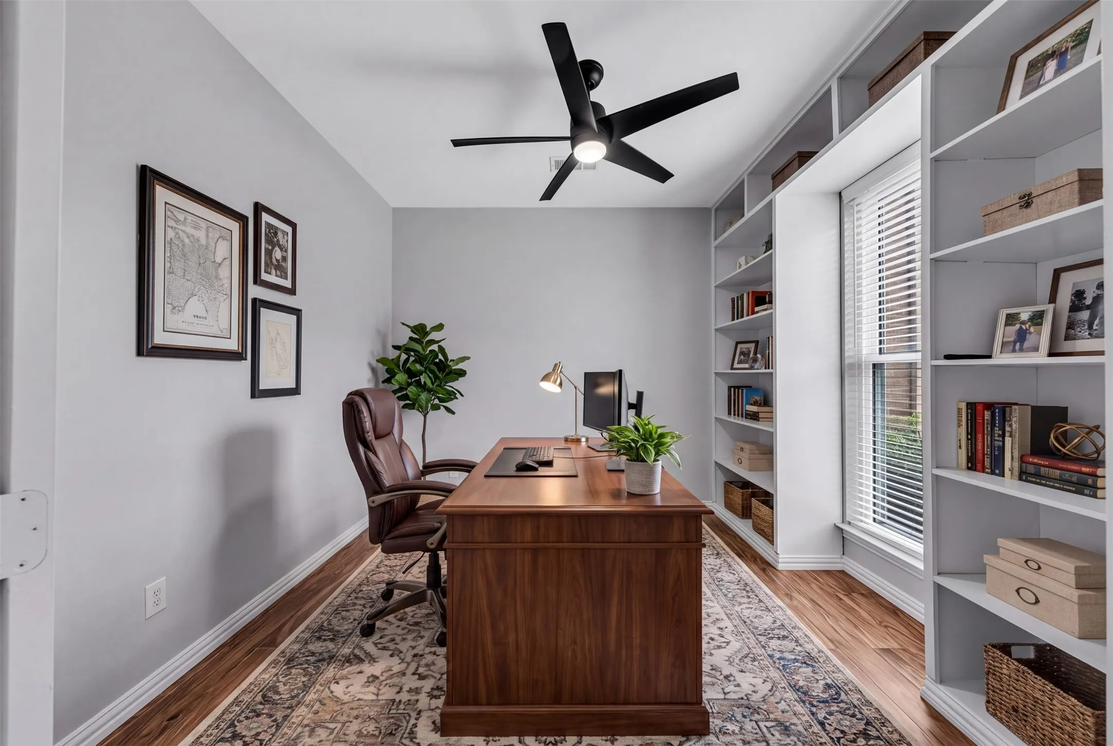 Single Family Residence For Sale in Dallas County , 321 Carissa Court, Mesquite, Texas 75150, 4 Bedroom, 3 Bathroom, 2 Garage spaces, 2,655 Sqft, built in 2003, mls#21376359, Real Estate Agent in Mesquite, Homes For Sale in Dallas county, Homes For Sale in Mesquite, Realtor in Mesquite Texas, Real Estate Brokerage Independent Realty Texas, Luminita Cordes Realtor