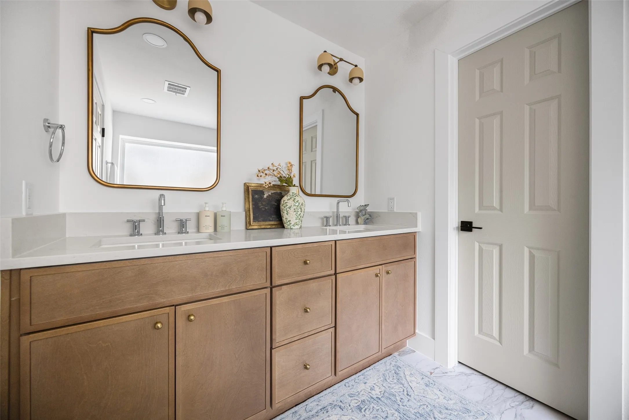 Single Family Residence For Sale in Collin County , 401 Northview Drive, Richardson, Texas 75080, 4 Bedroom, 2 Bathroom, 2 Garage spaces, 2,306 Sqft, built in 1968, mls#21376855, Real Estate Agent in Richardson, Homes For Sale in Collin county, Homes For Sale in Richardson, Realtor in Richardson Texas, Real Estate Brokerage Independent Realty Texas, Luminita Cordes Realtor