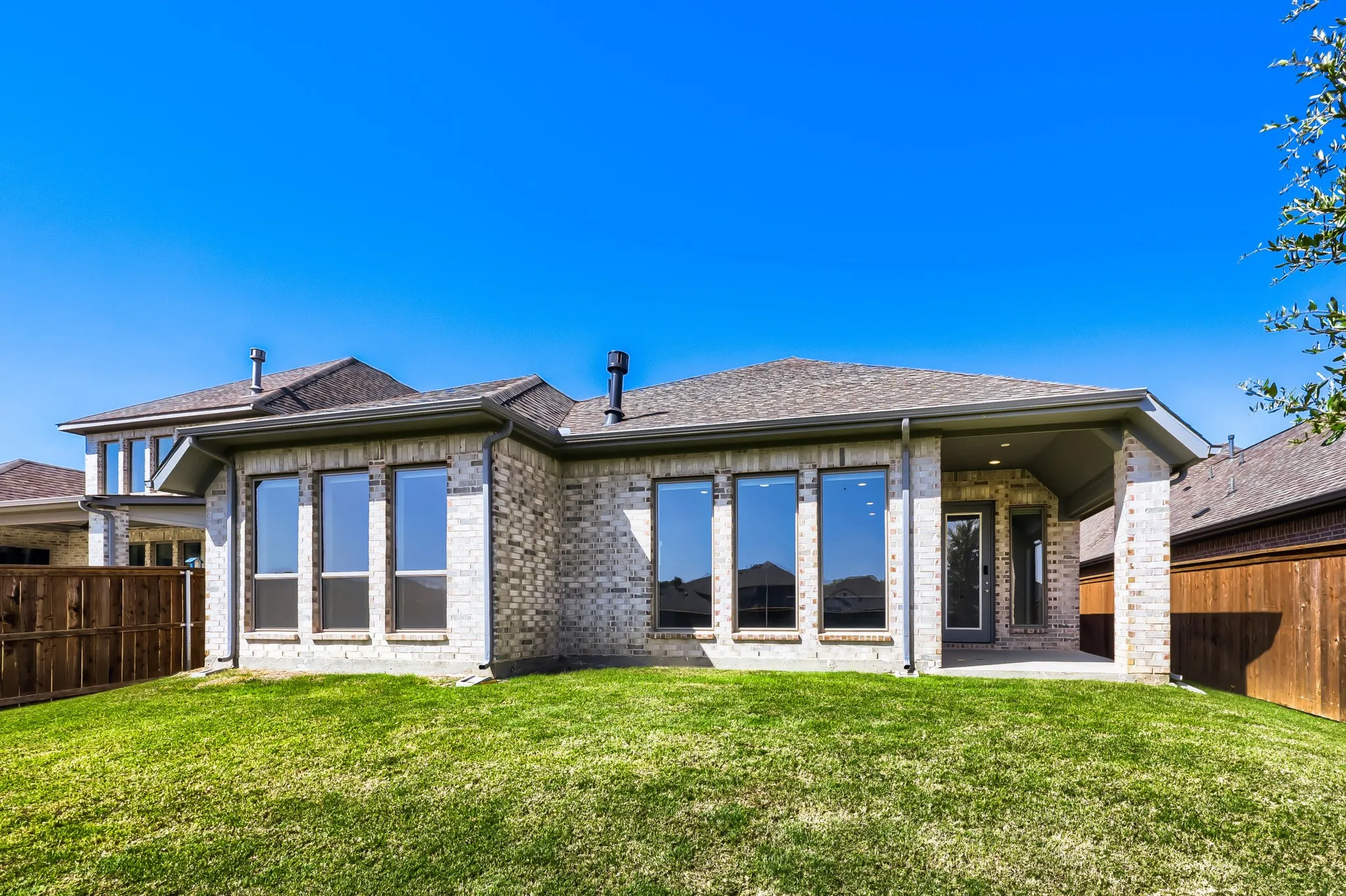 Single Family Residence For Sale in Johnson County , 1505 Misty Pasture Way, Mansfield, Texas 76063, 4 Bedroom, 3 Bathroom, 1 Garage spaces, 2,428 Sqft, built in 2023, mls#21376890, Real Estate Agent in Mansfield, Homes For Sale in Johnson county, Homes For Sale in Mansfield, Realtor in Mansfield Texas, Real Estate Brokerage Independent Realty Texas, Luminita Cordes Realtor